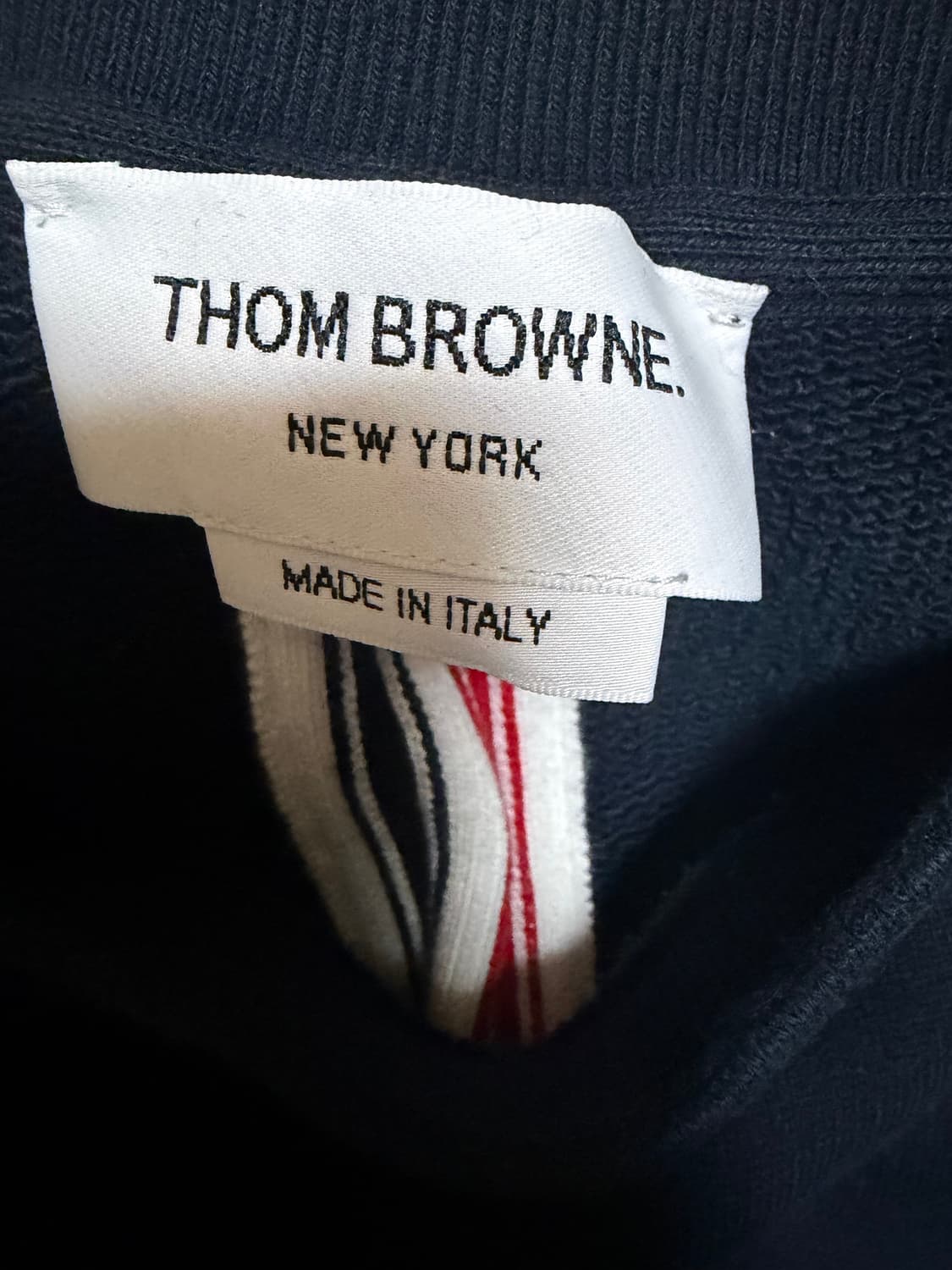 톰브라운 백삼선 맨투맨 네이비 4size 상품이미지4