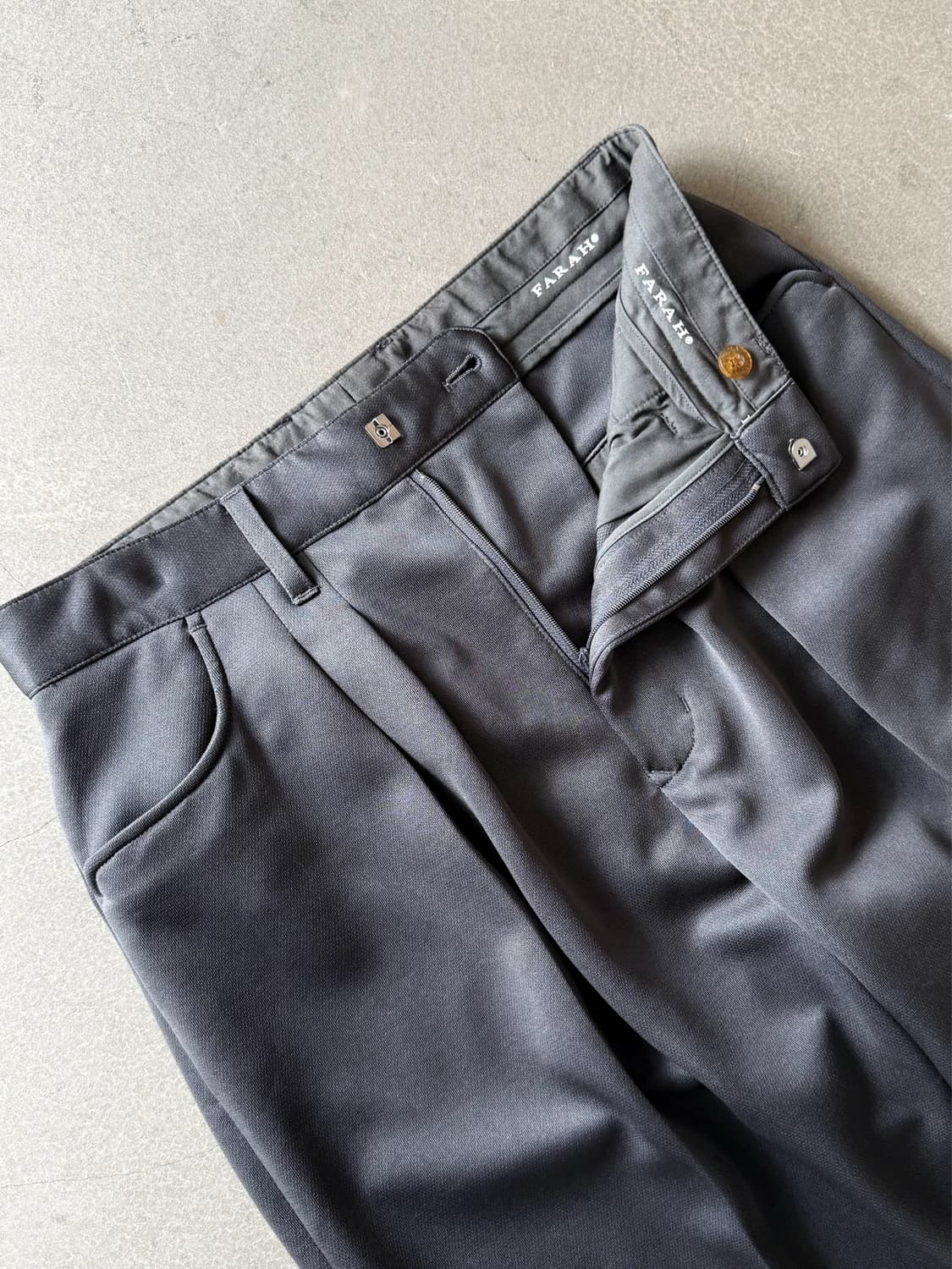 FARAH Two Pleat Wide Tapered Slacks 상품이미지5