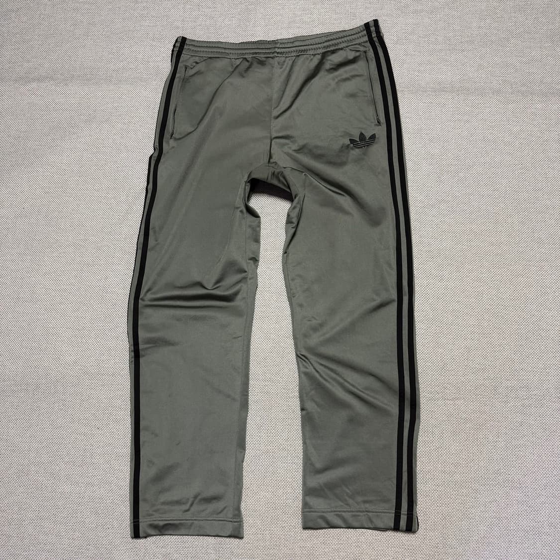 아디다스 파이어버드 카키 팬츠 상품이미지1