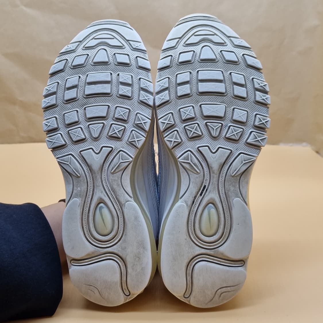 나이키 에어맥스 98 트리플화이트 230 상품이미지3