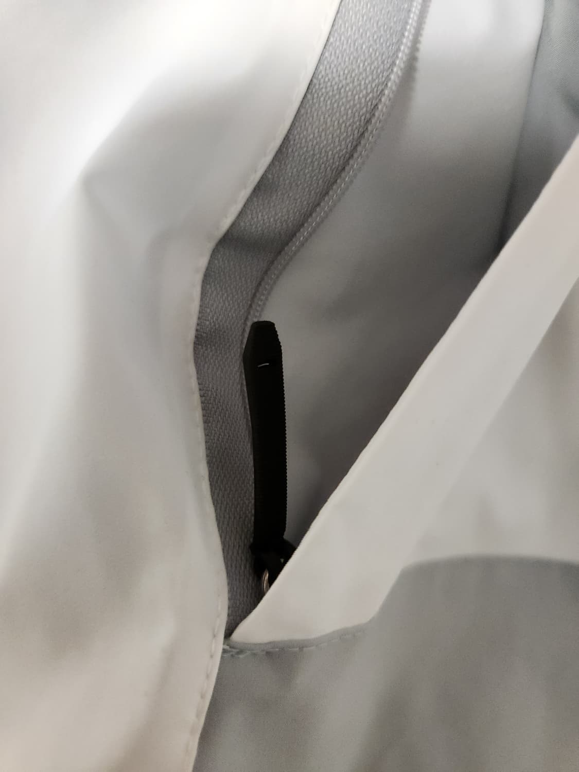 새상품급)험멜 바람막이 사이즈110

모자 없어서 싸게내놔요

거의새거에 상품이미지8