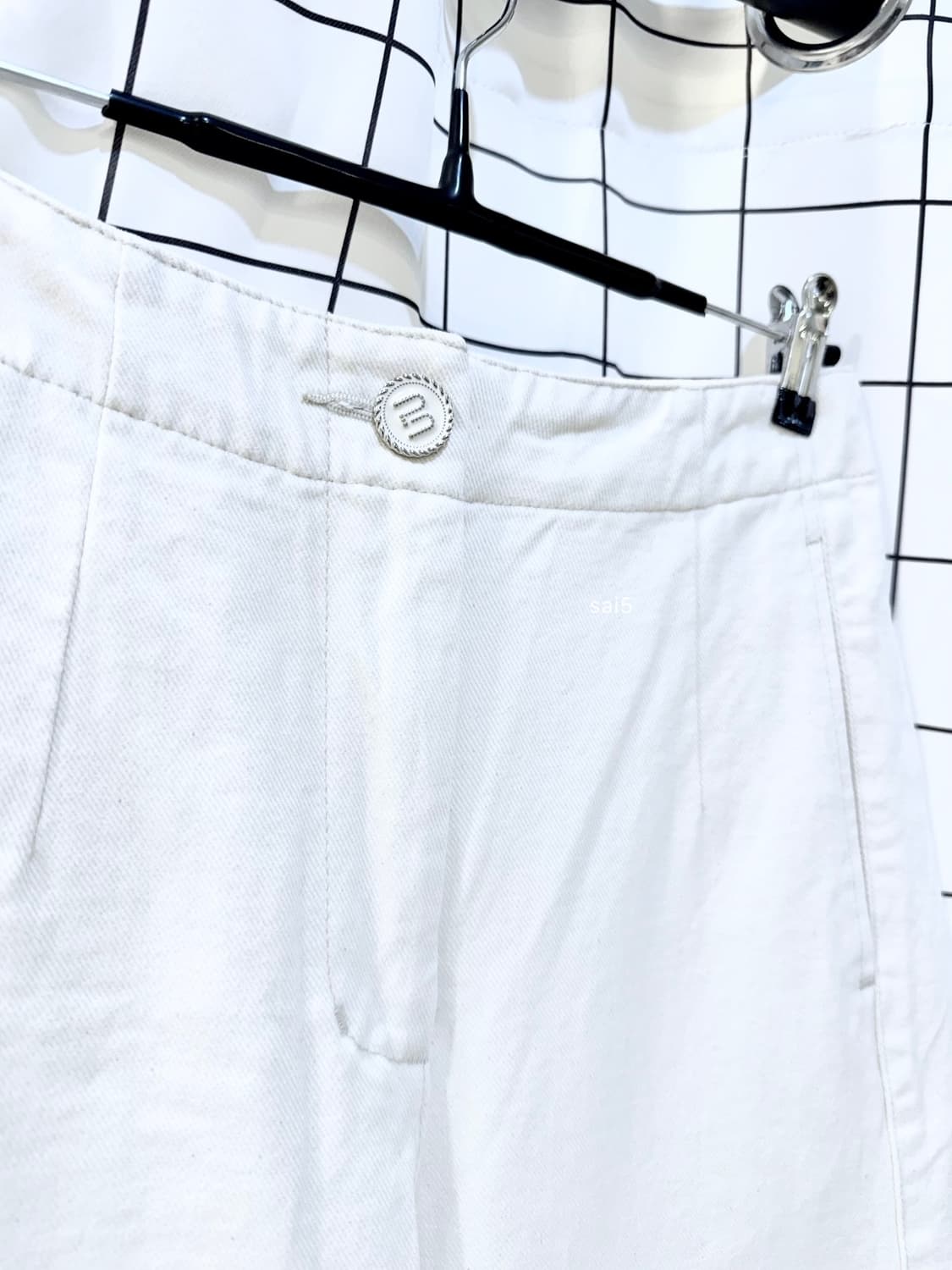 MINE 마인 화이트데님 와이드팬츠  이태리원단 10부정도의 길이감 (실 상품이미지4