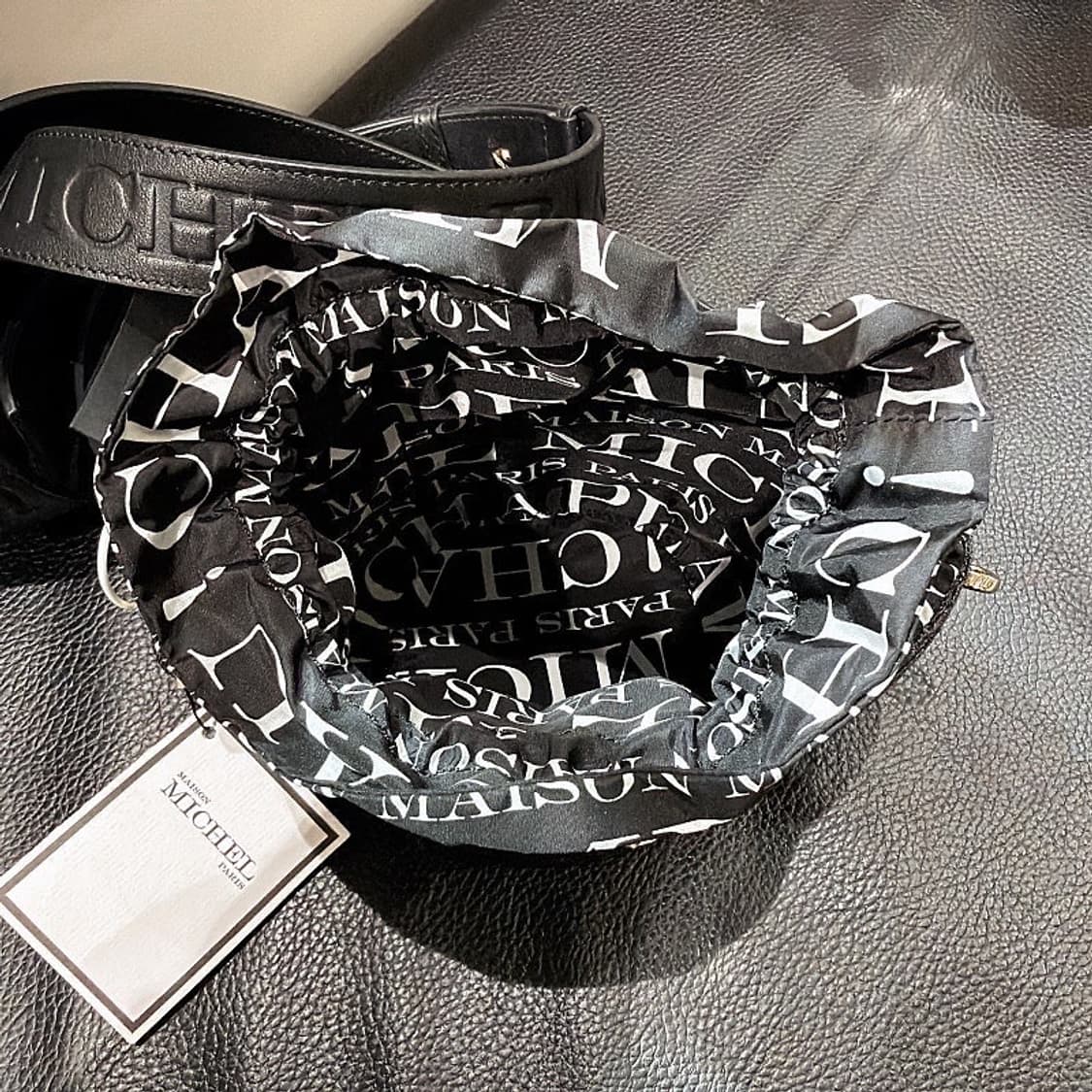 (정품/새상품) 메종 미쉘 여성 블랙 라피아 미니 버킷백 상품이미지4