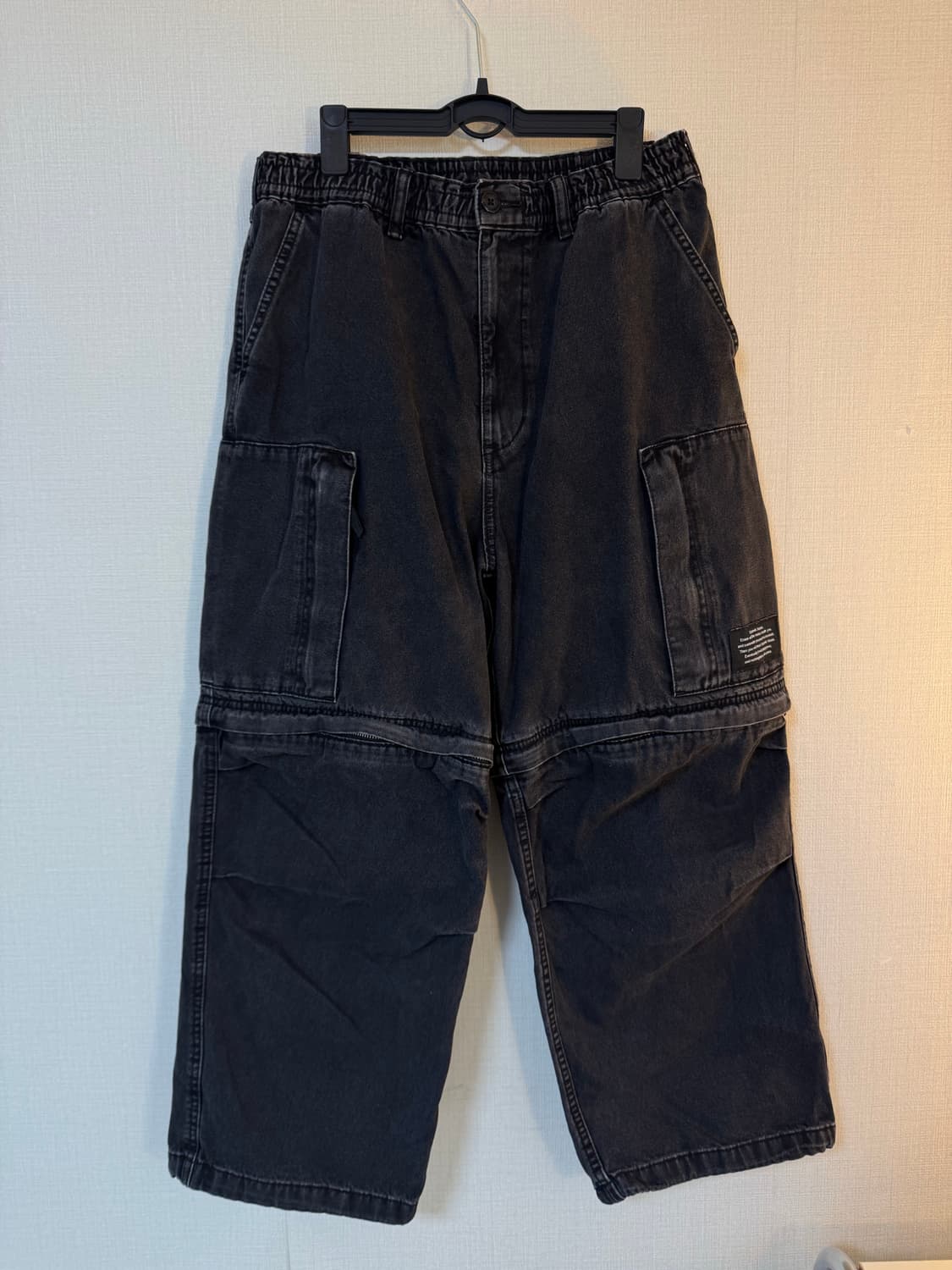 [M]GU x 언더커버 데님 컨버터블 와이드 카고 팬츠 다크 그레이 상품이미지1