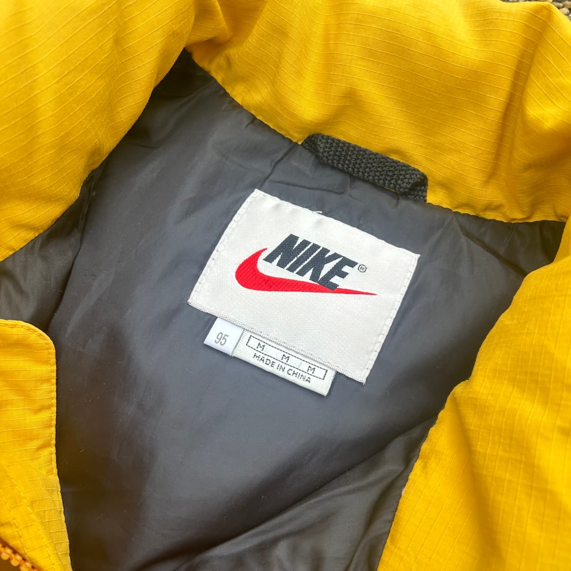 나이키(NIKE)뉴챔프 스우시 옐로우 패딩 상품이미지5