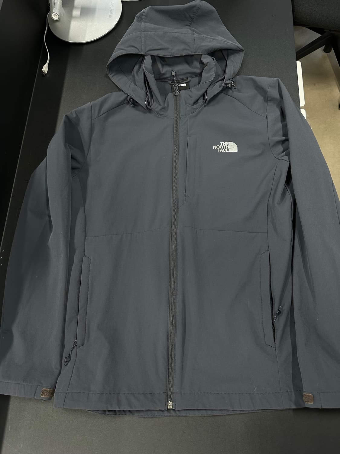 노스페이스 경량 그레이 바람막이 자켓 상품이미지4