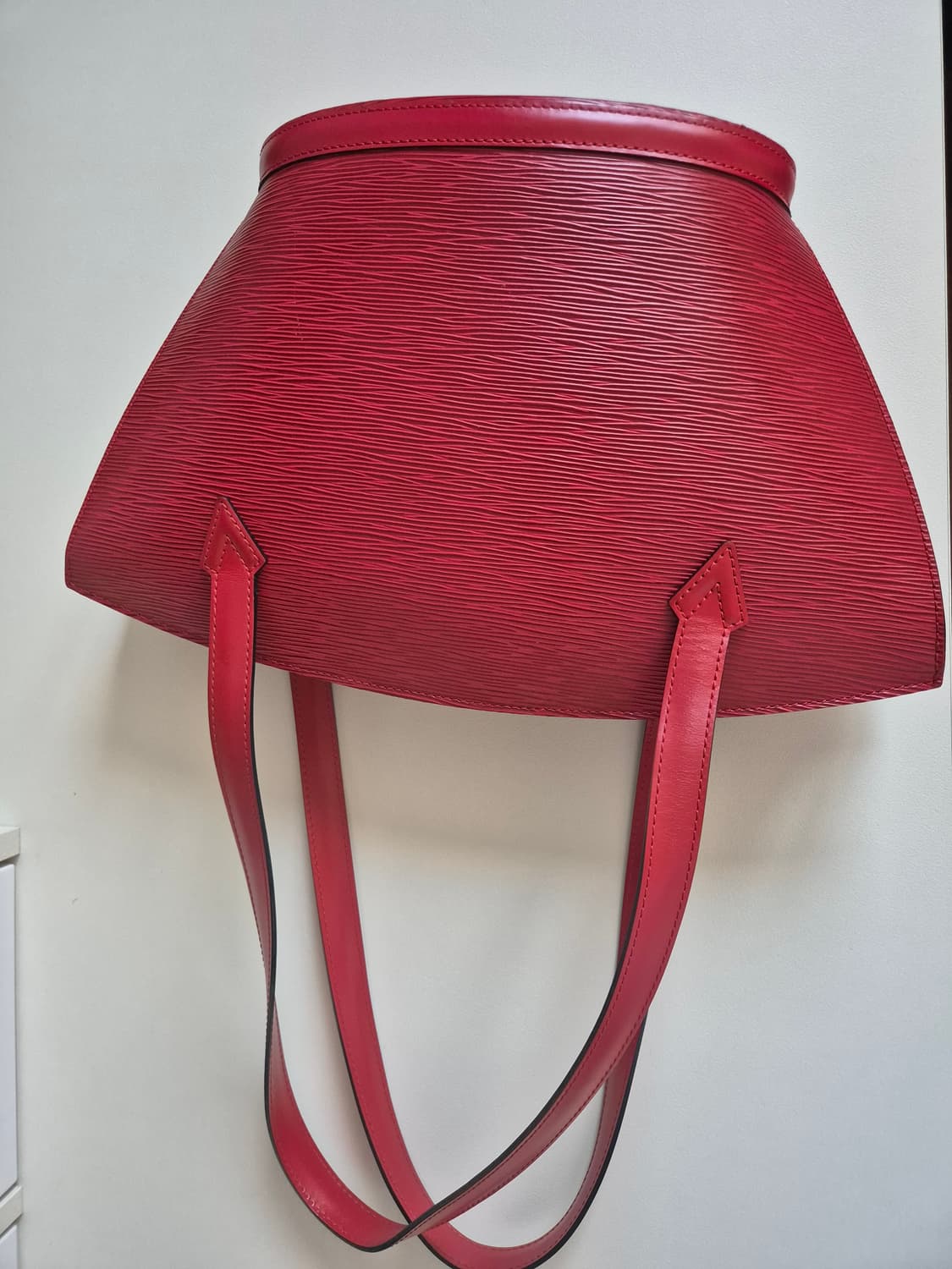 루이비통 에피 생작 숄더백 레드 상품이미지7