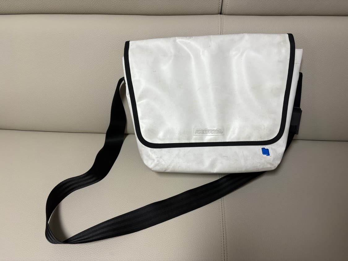Ader Error Trace Esty Messenger Bag Whit 상품이미지1