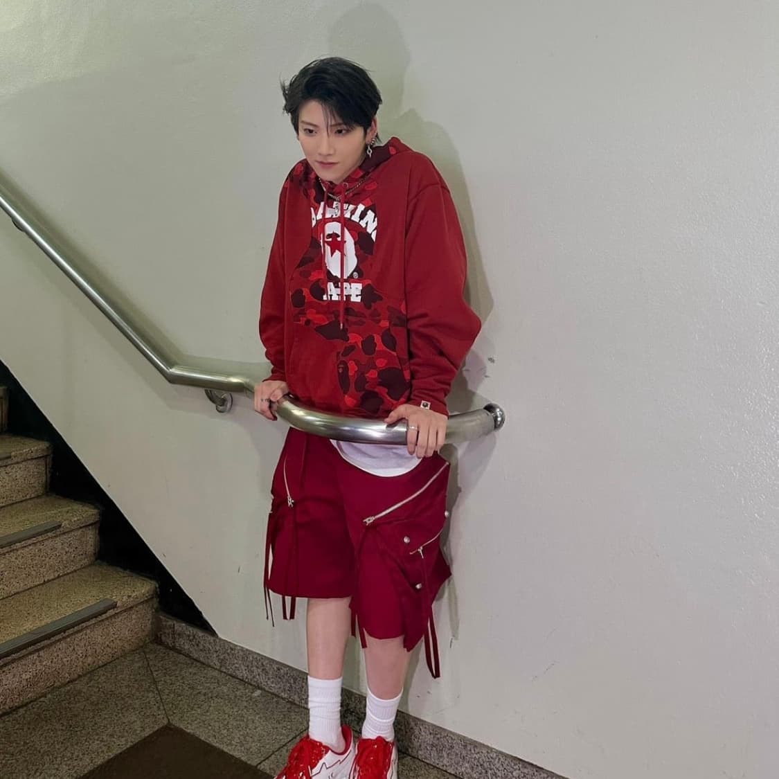 베이프 컬러 카모 컬리지 커팅 릴렉스드 핏 후드티 레드 상품이미지2