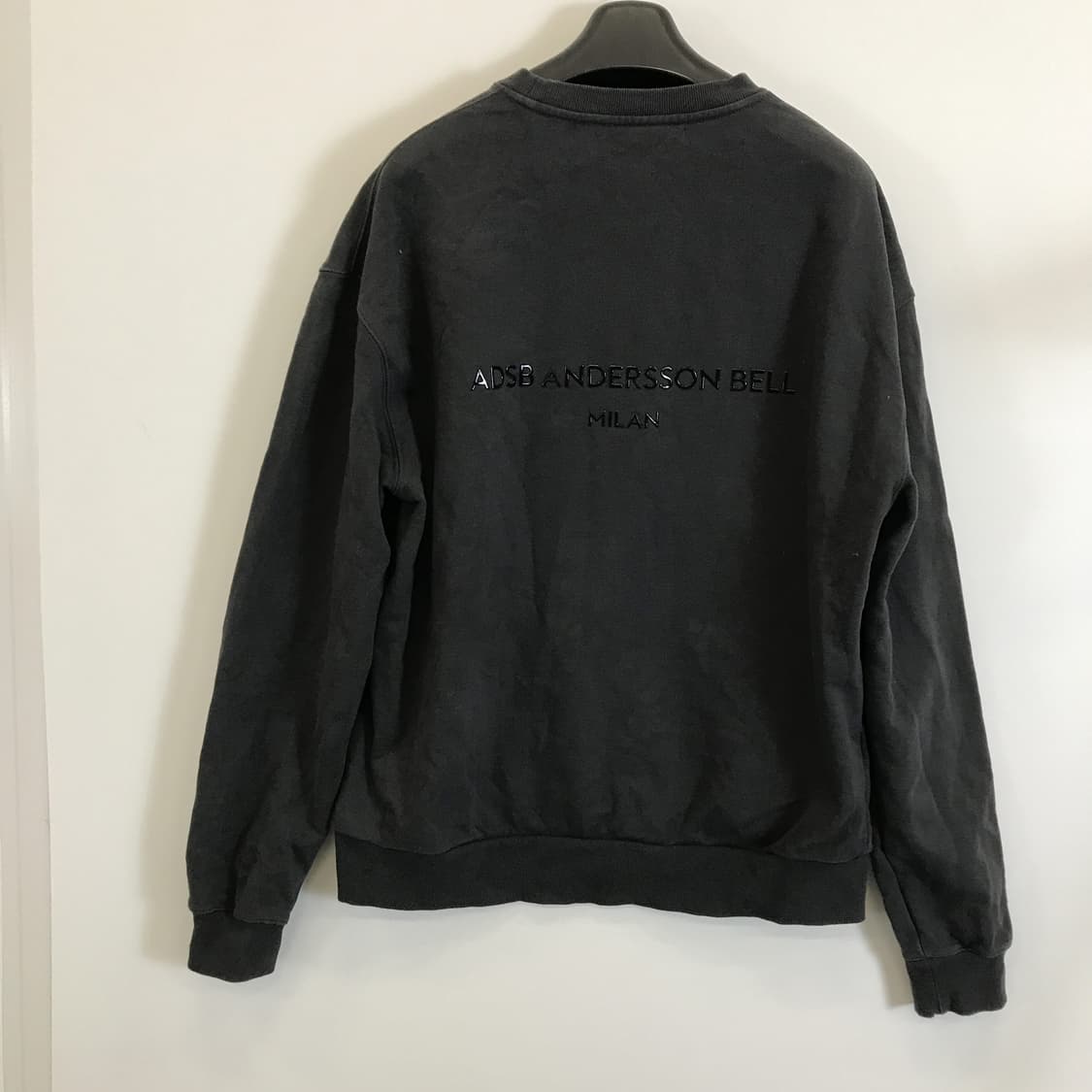 앤더슨벨 Andersson bell 스툴패치 스웻셔츠 [XL] 상품이미지3