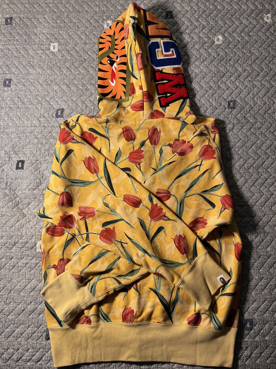 [급처] 베이프 장미 샤크후드 일본판 상품이미지3