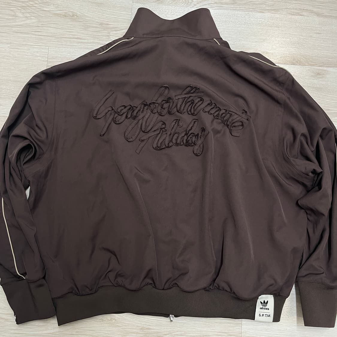 아디다스 X 송포더뮤트우븐 트랙 자켓 브라운 2XL 새상품 상품이미지2