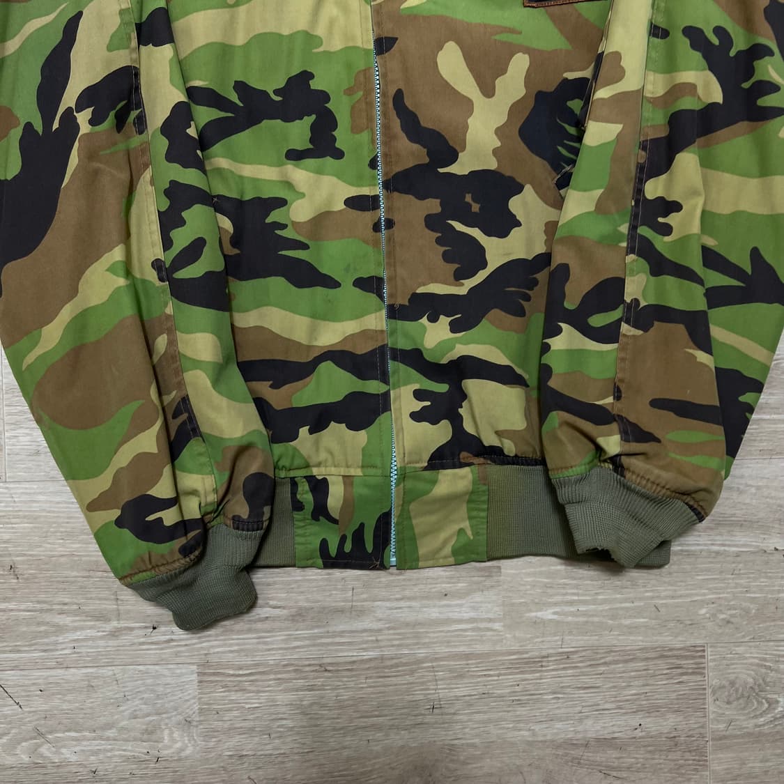 밀리터리 카모플라쥬 와펜 포인트 항공점퍼 [카키] L/100 상품이미지3