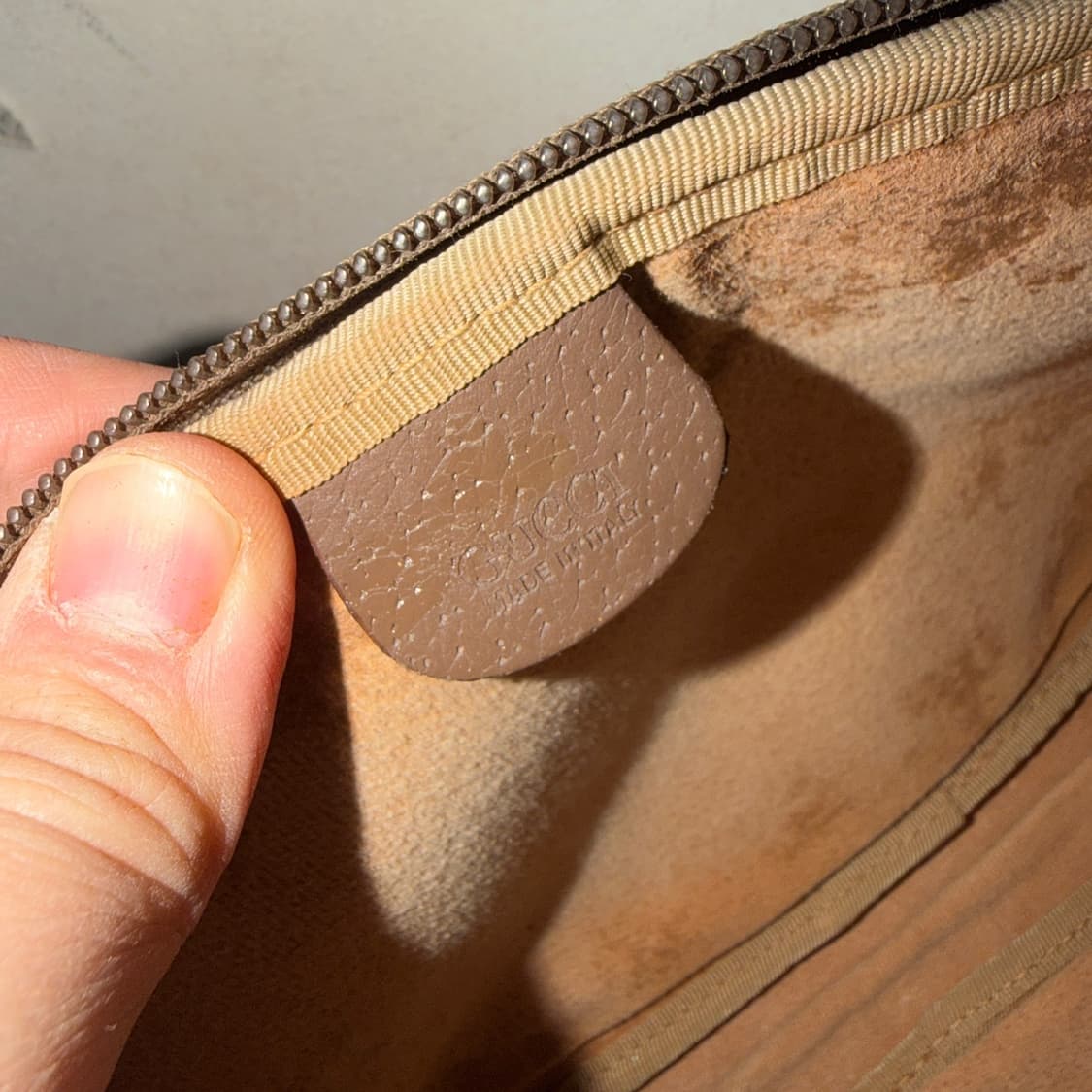 빈티지 구찌 GG슈프림 로고 반달 크로스백 상품이미지7