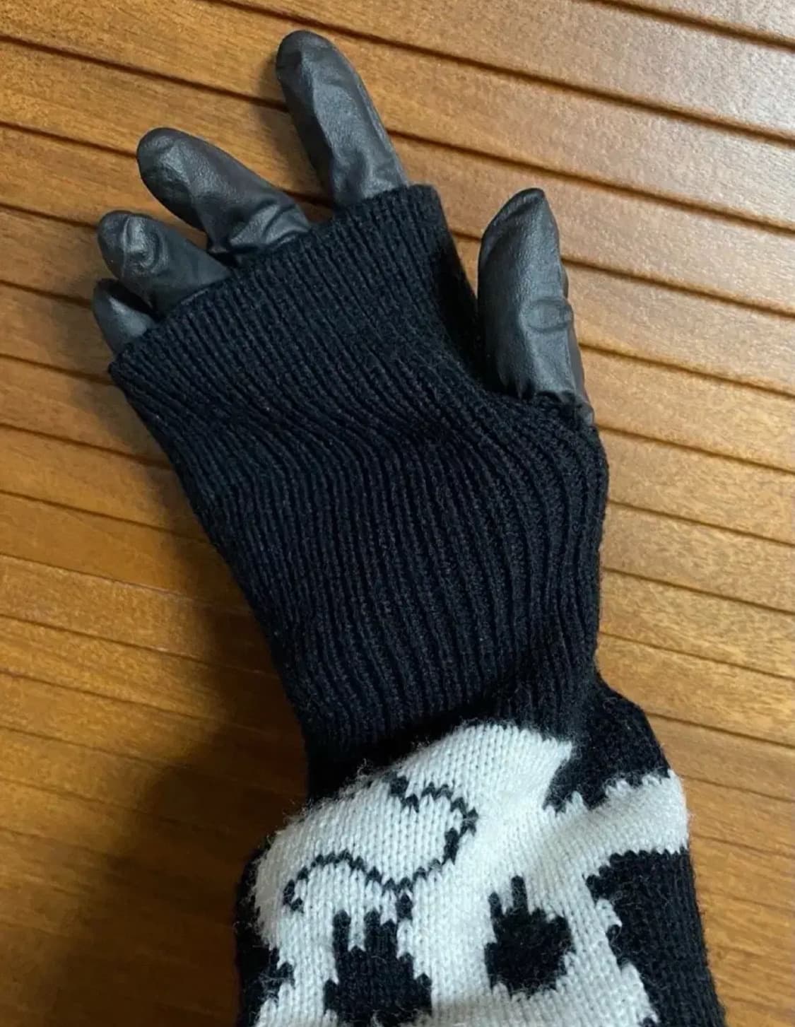 vegan tiger 비건타이거 고스트 니트 유령 스웨터 상품이미지2