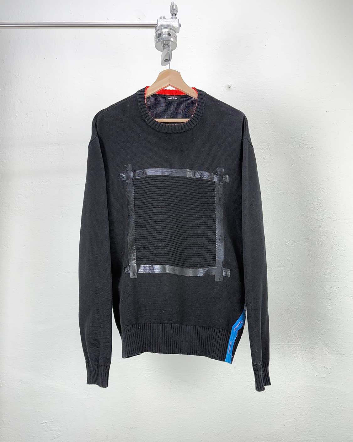 디젤 게스 블랙 네오플랜 테이핑 크루넥 니트 스웨터 상품이미지1