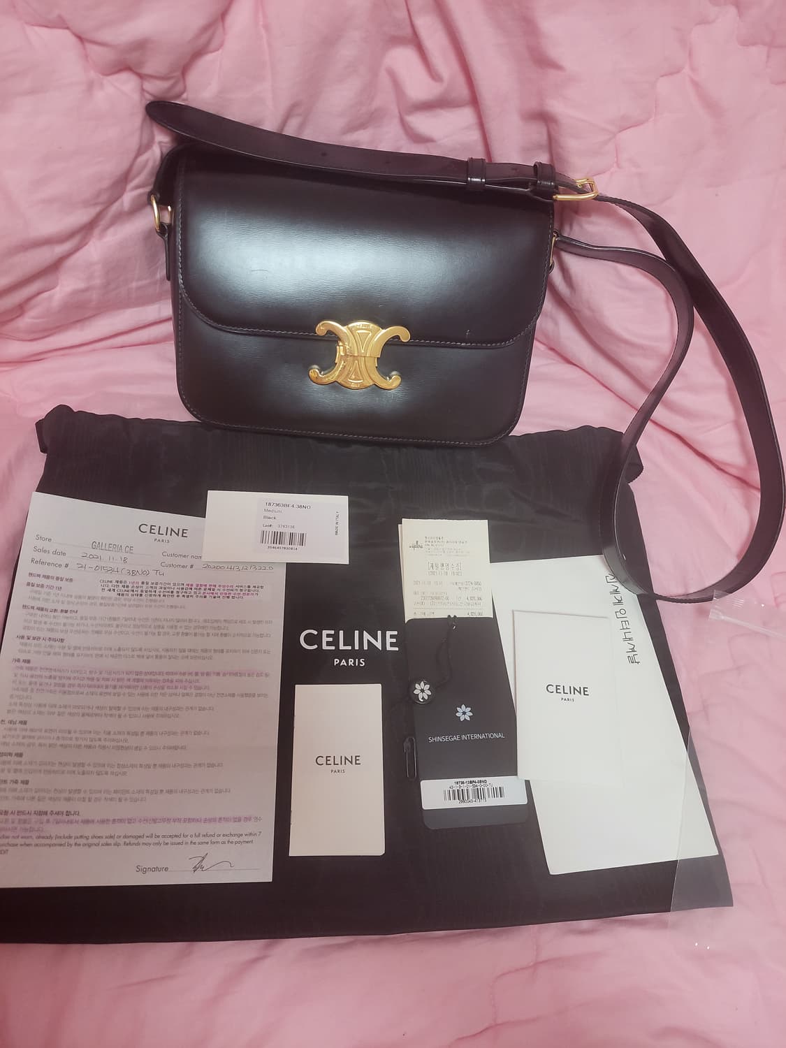 정품)급처상태양호!셀린느 트리옹프 크로스 숄더백 미듐블랙 백화점구매영수증 상품이미지1