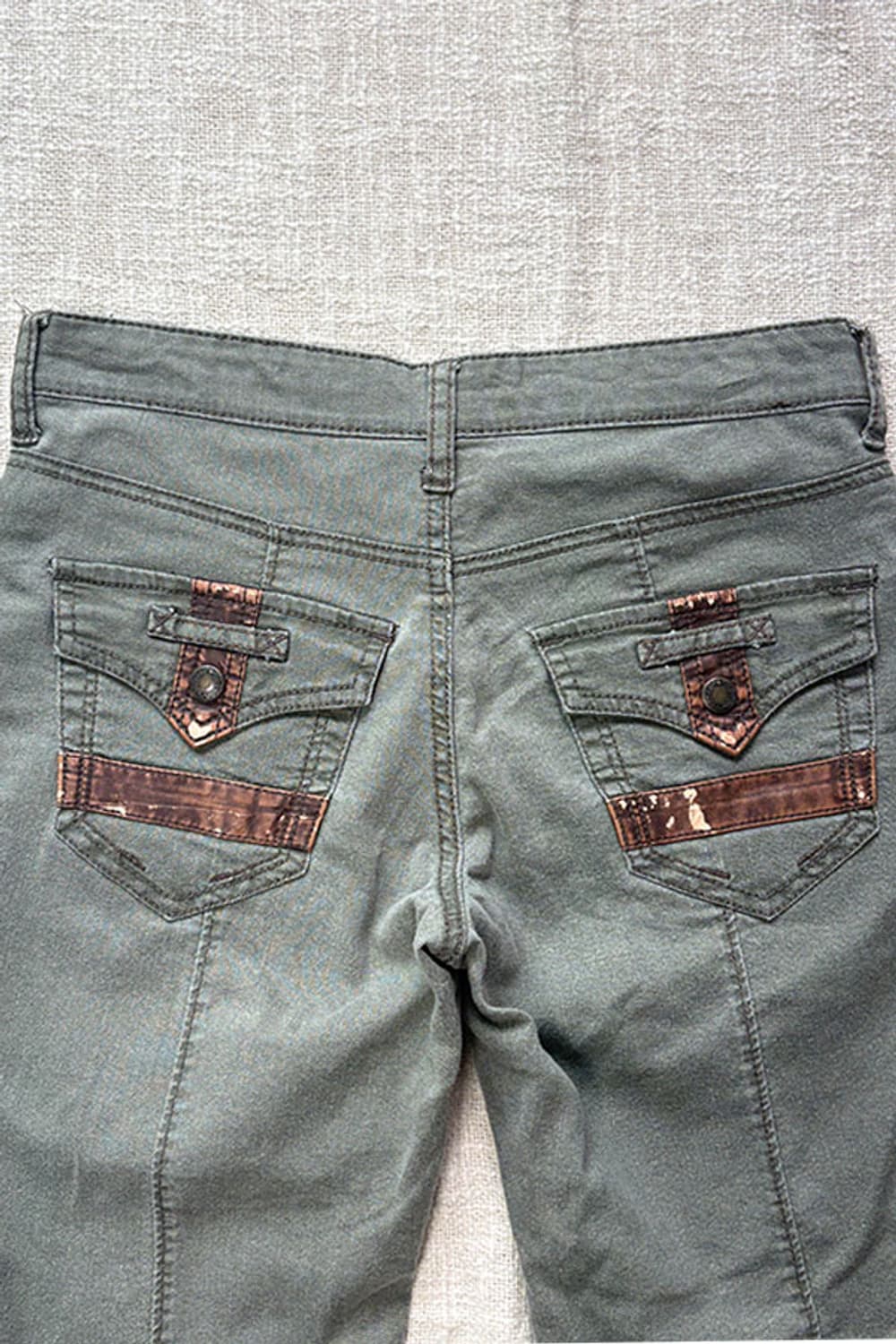 Avant-Garde Multi-Pocket Capri Pants 상품이미지8