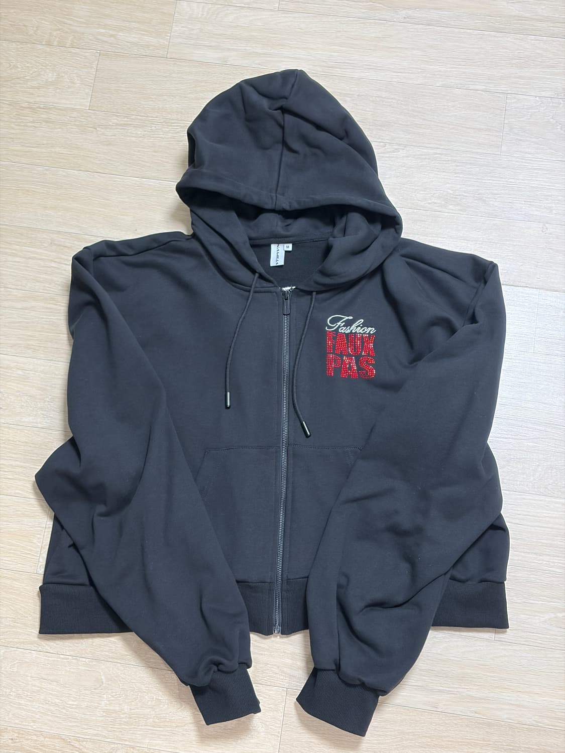 (유일매물) NAMILIA FAUX PAS 크롭 라인스톤 후드집업 상품이미지3