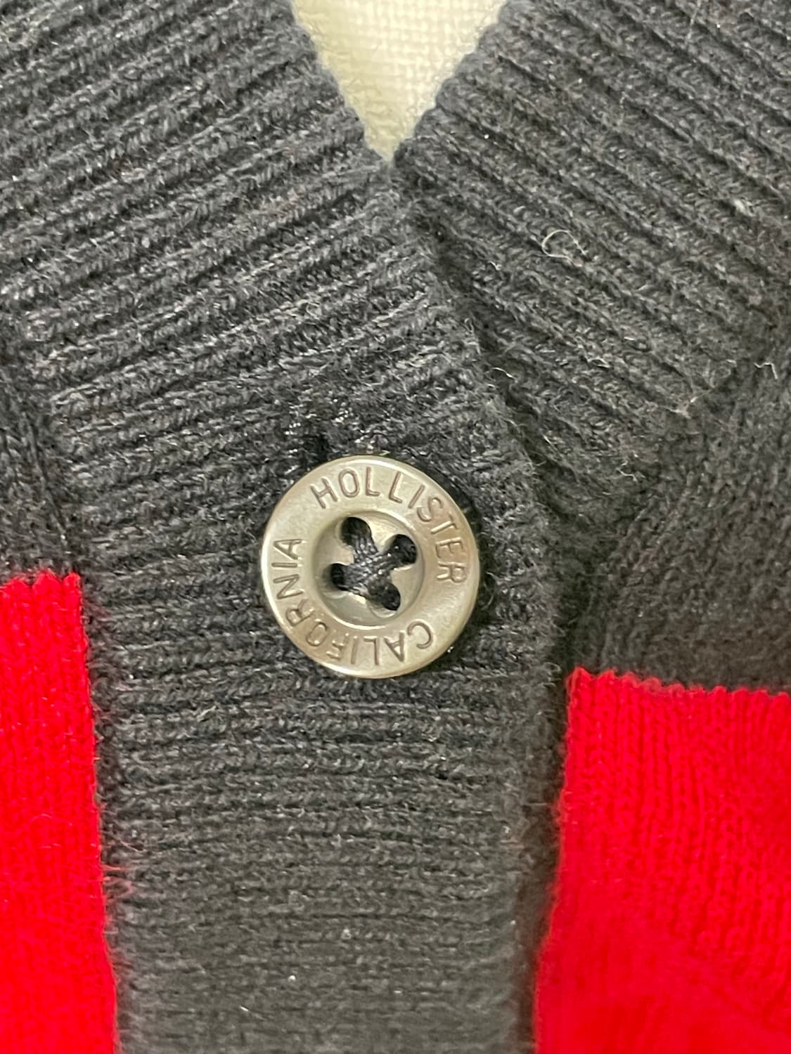 유일매물)홀리스터 버건디 블랙 롱슬리브 가디건 상품이미지3