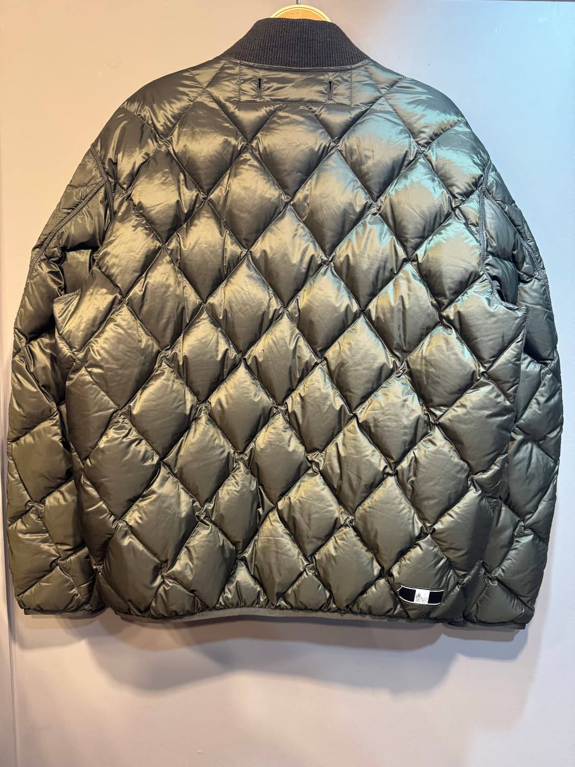 몽클레어 지니어스x프라그먼트 구스다운 봄버자켓 상품이미지5