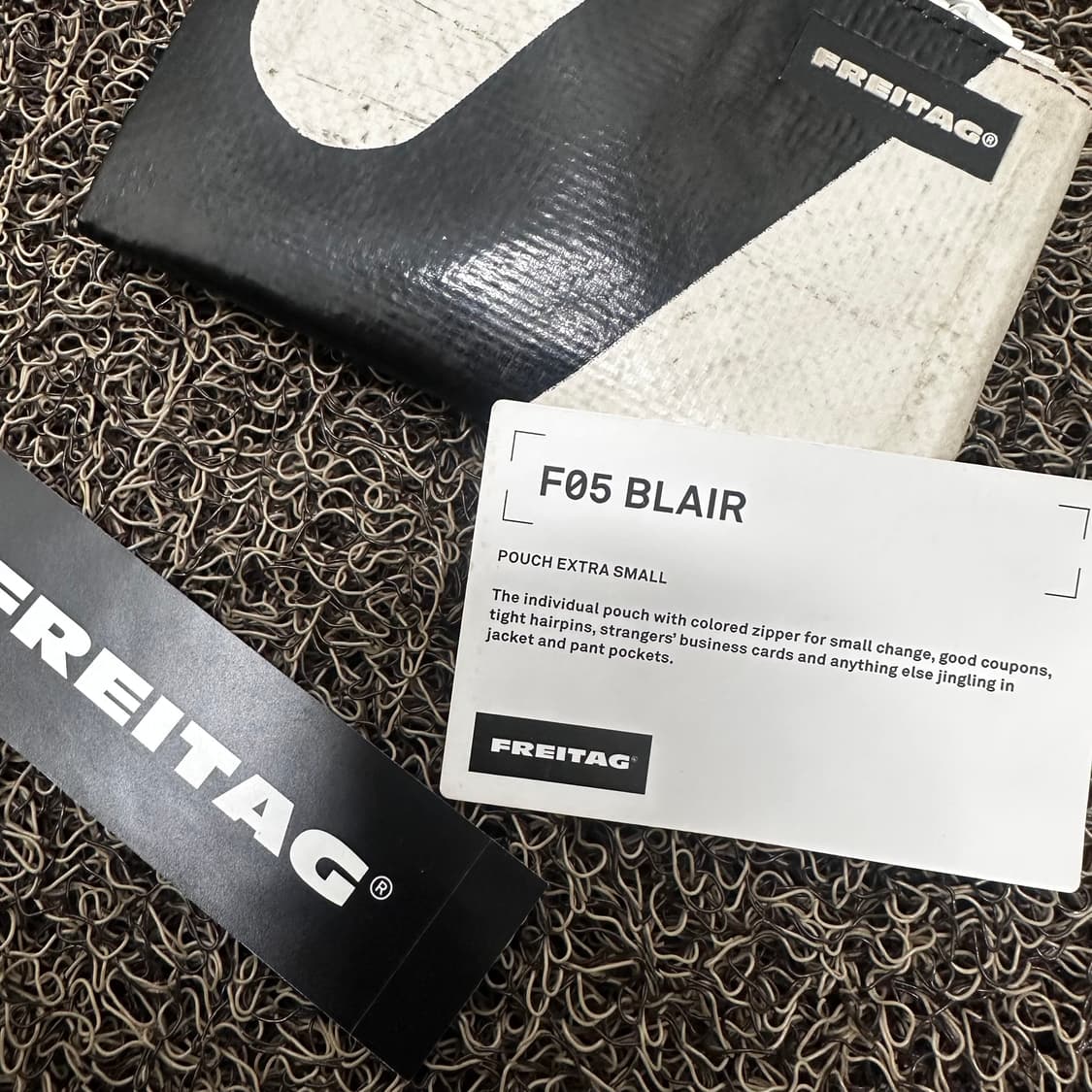 프라이탁 블랙 화이트 카드지갑 상품이미지7