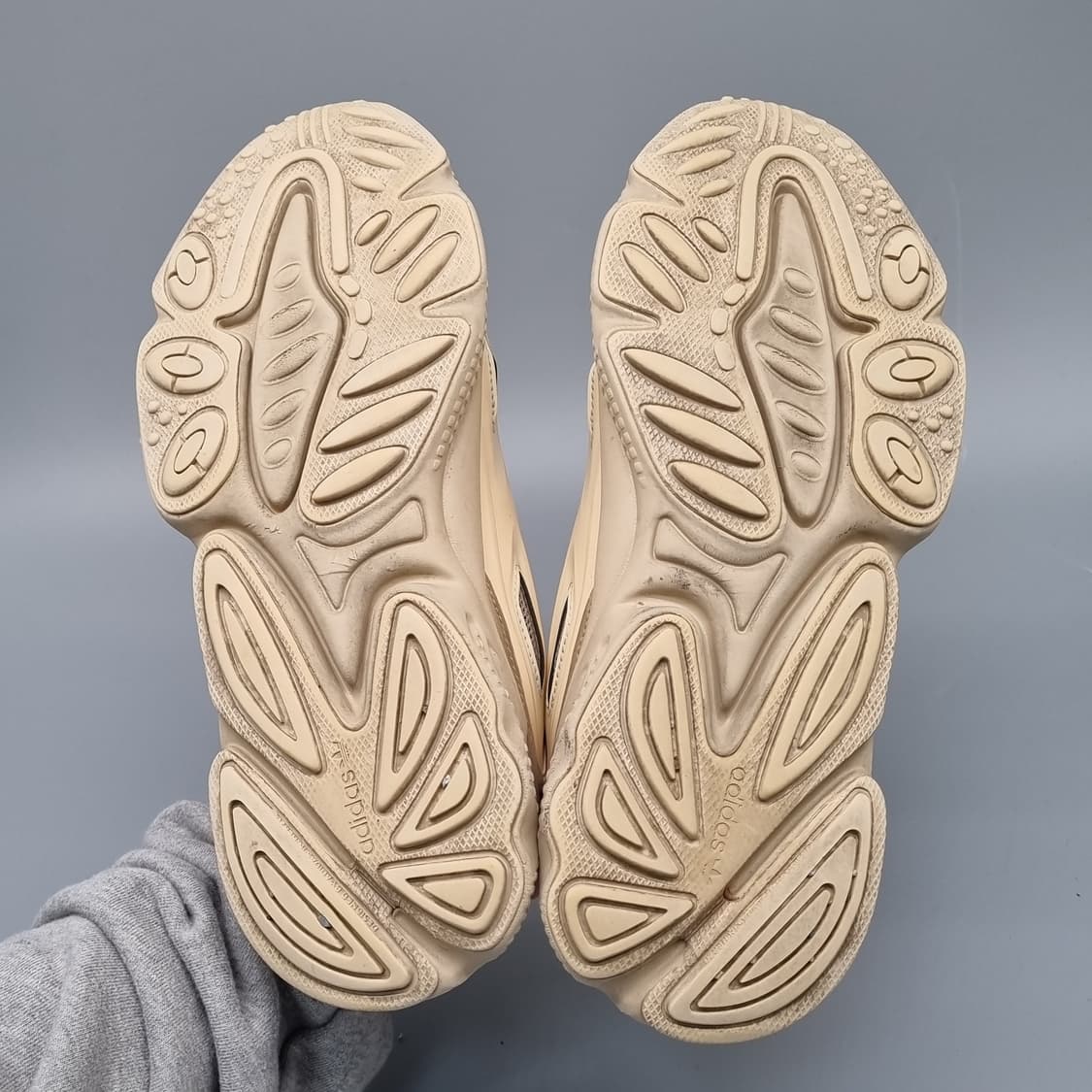 아디다스 오즈위고 셀록스 남성운동화265  상품이미지3