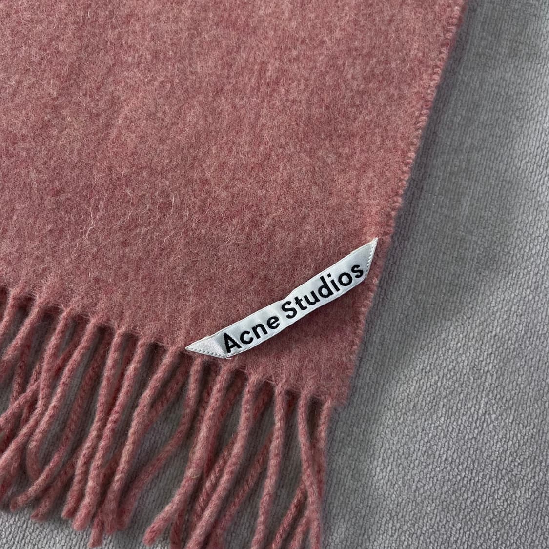 아크네스튜디오 울 핑크 머플러 상품이미지3