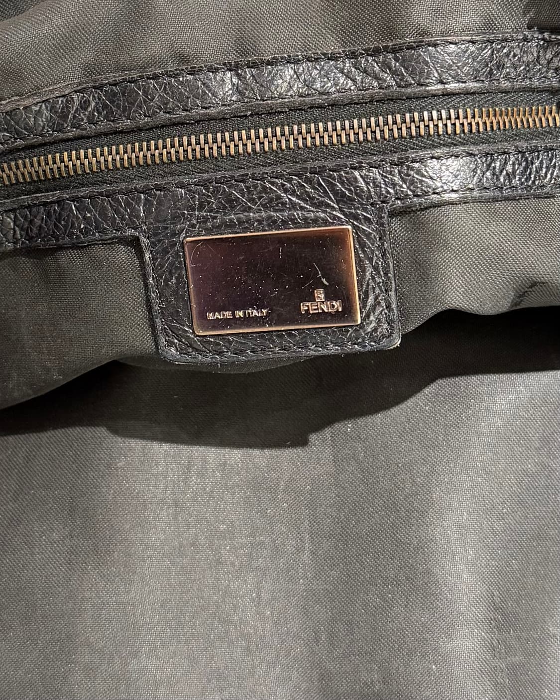 펜디 블랙 디아블로 레더 숄더백 상품이미지6