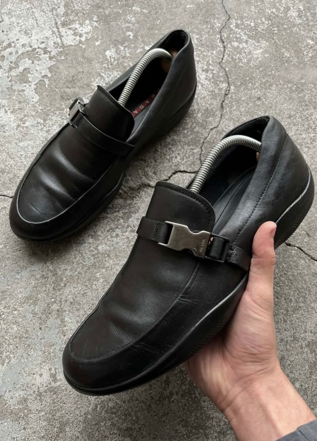 프라다 스포츠 버클 로퍼 사이즈 교환(uk8.5>uk8, 7.5) 상품이미지1