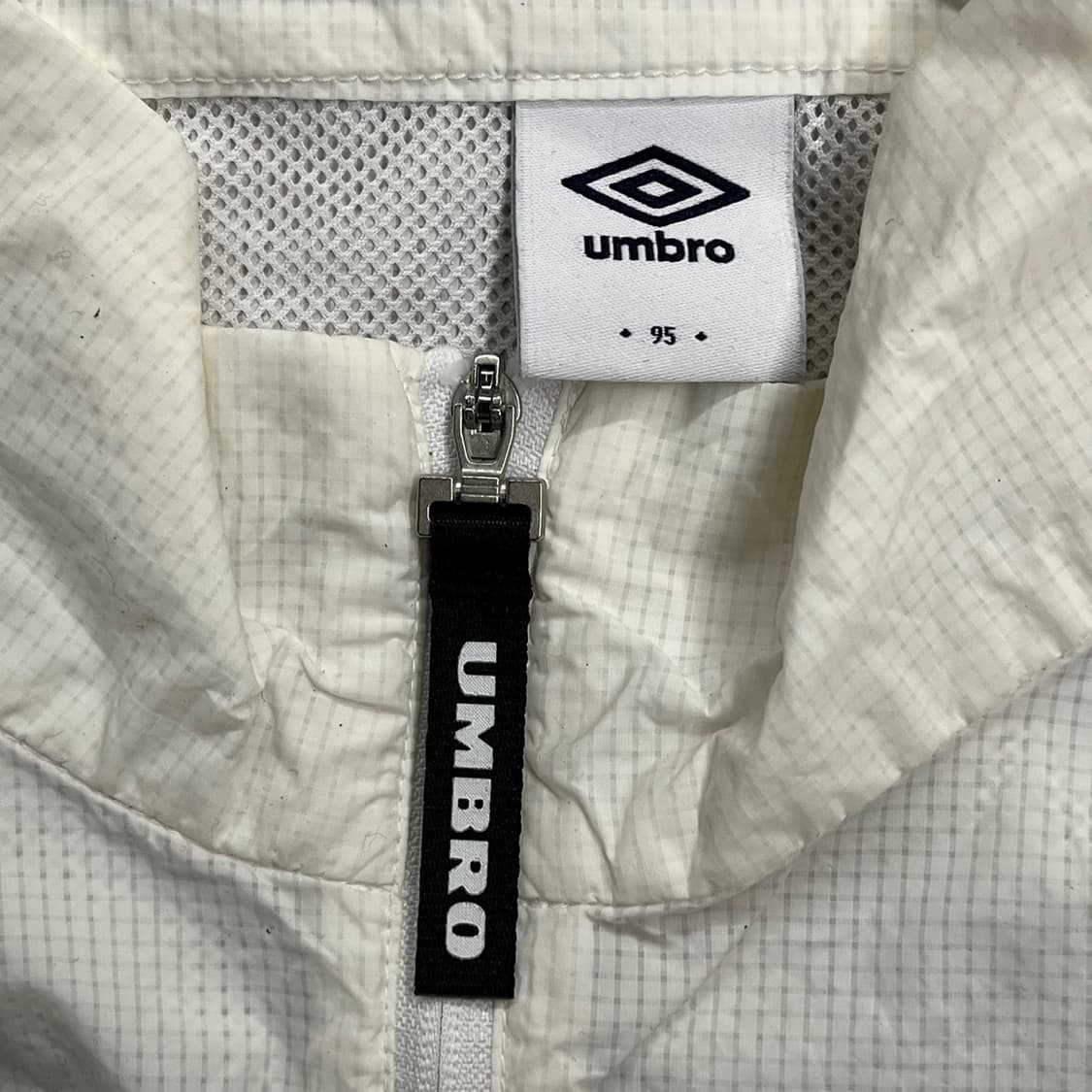 [정품/M] 엄브로 화이트 바람막이 하프집업 b8 상품이미지5