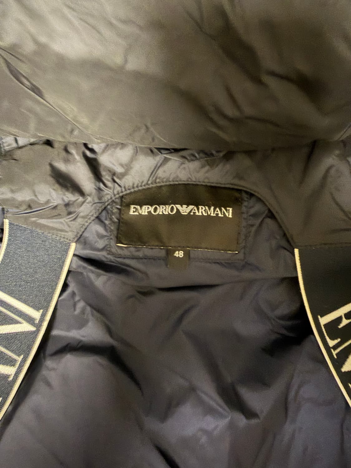 (이번주만 이가격)엠포리오 아르마니 남성 덕다운 숏패딩 상품이미지5