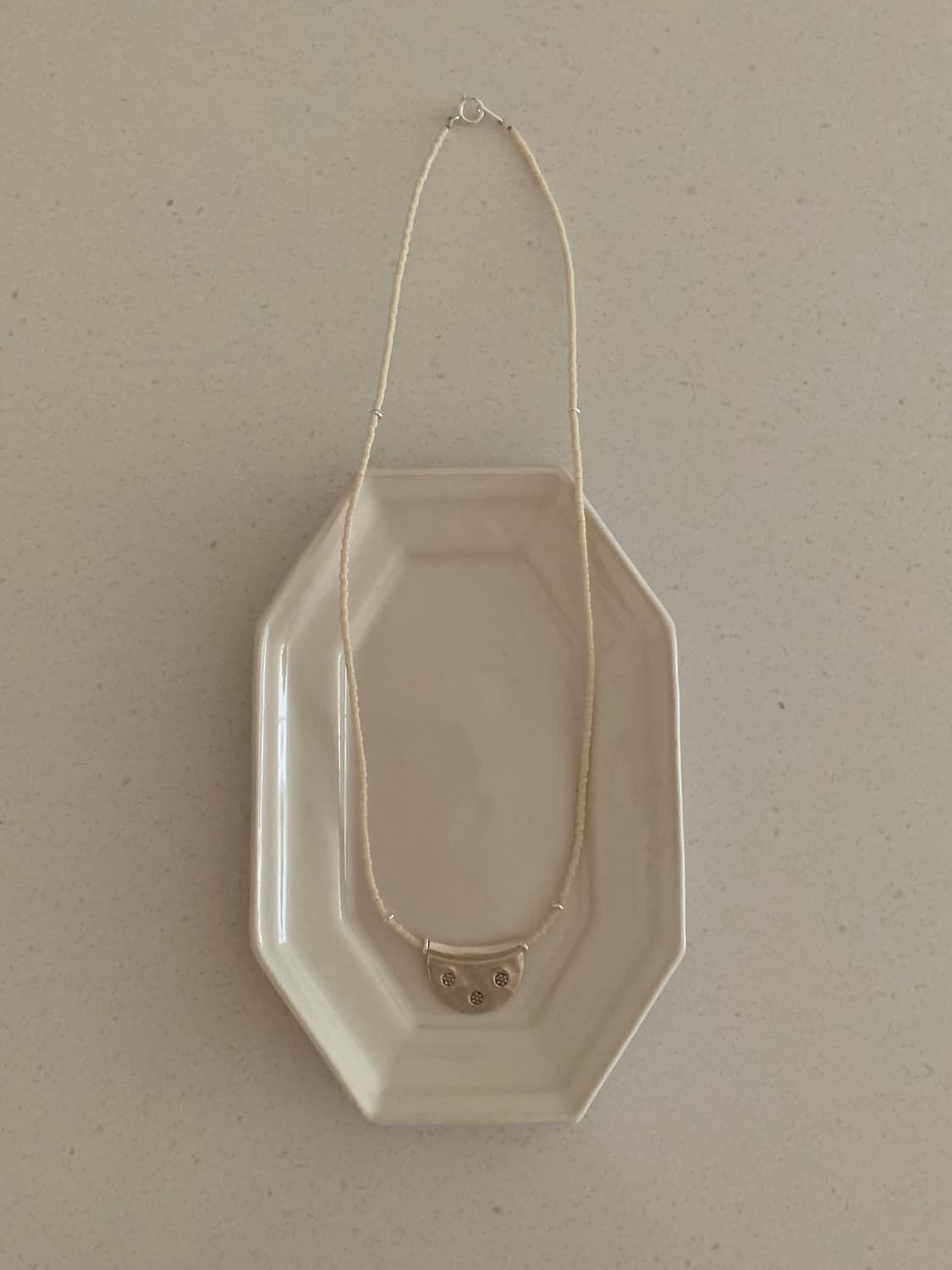 𝙗𝙚𝙩𝙬𝙚𝙚𝙣 𝘾 𝙖𝙣𝙙 𝙁 목걸이 상품이미지2