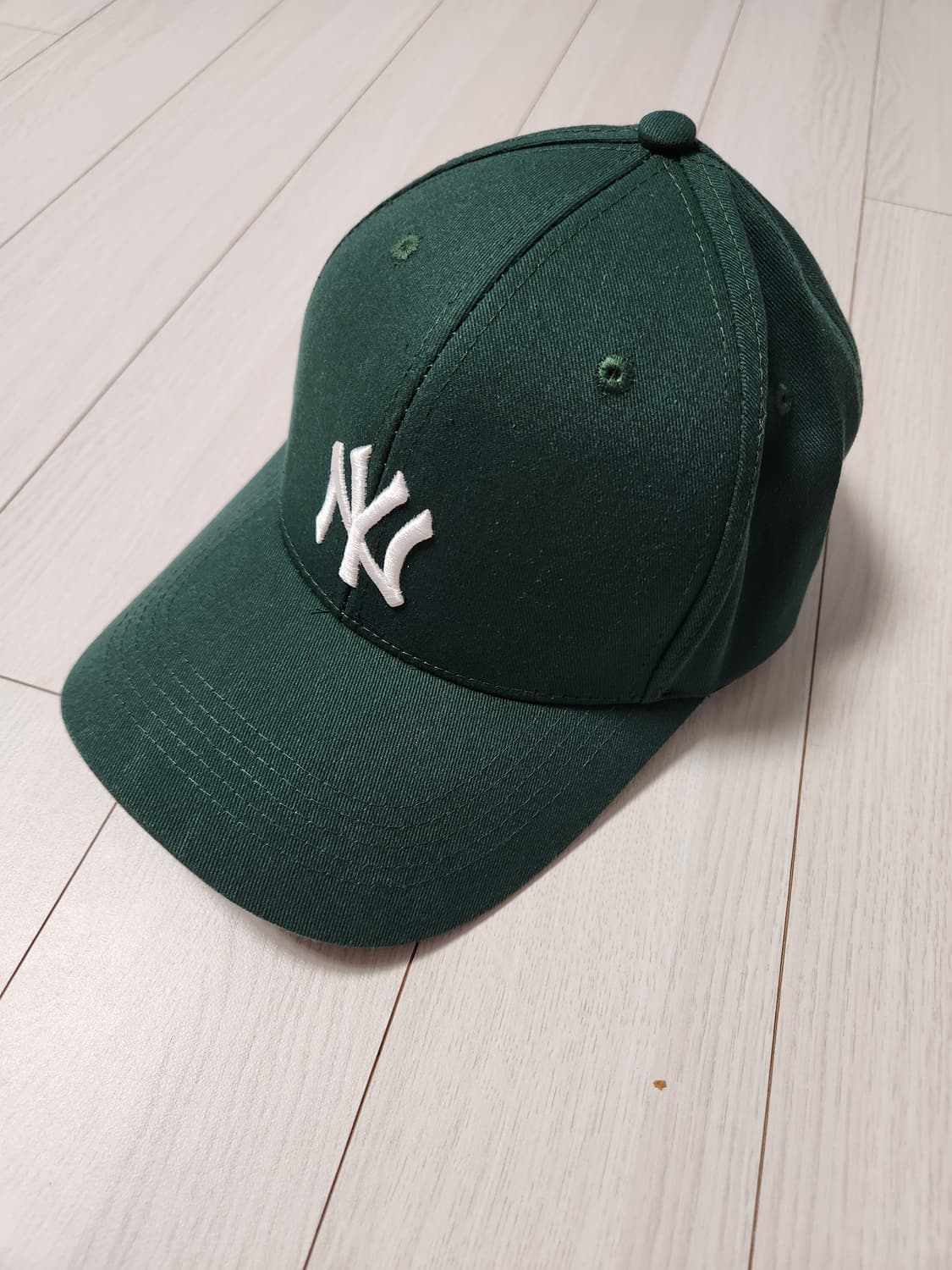 MLB 그린 볼캡(새상품급)

오염 하자없이 깨끗해요^^

세탁해뒀어요 상품이미지1