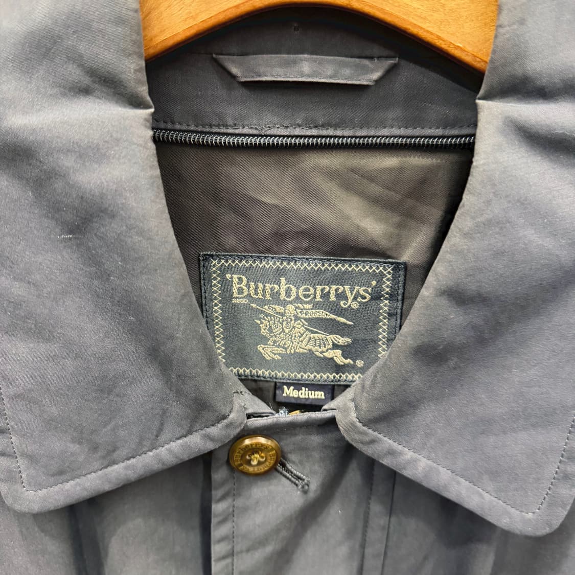 버버리 싱글 코트 래글런 슬리브 허리 셔링 포켓 디테일 네이비 상품이미지6