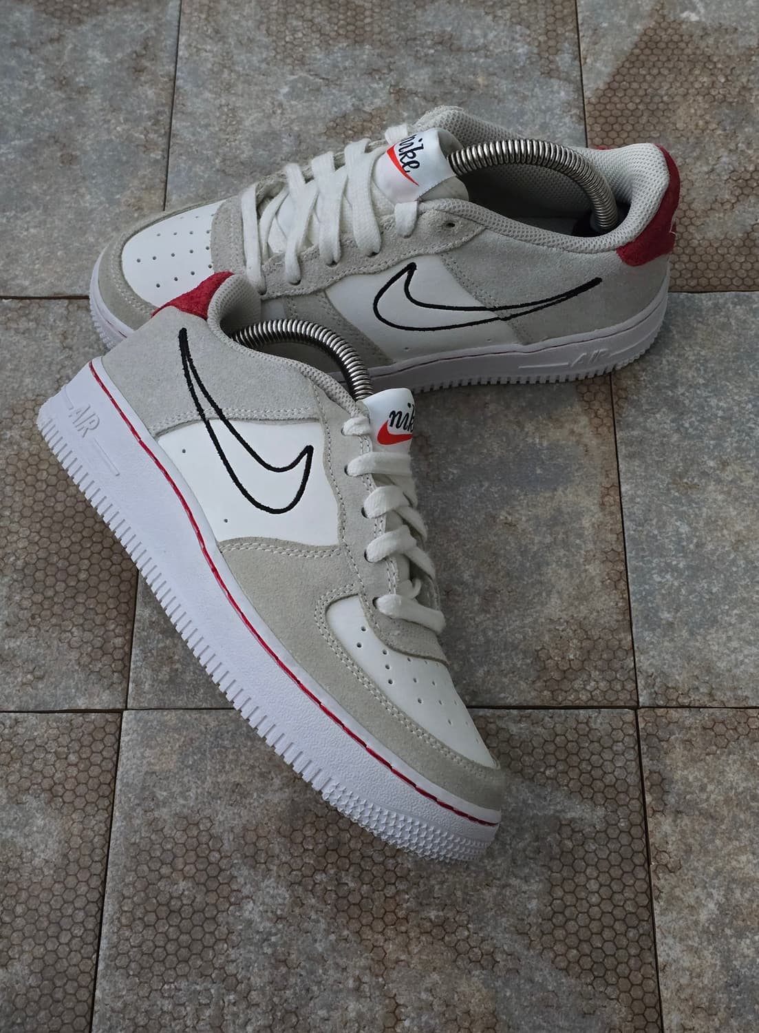 (230)나이키 에어포스 1 lv8 s50 라이트 스톤 상품이미지6