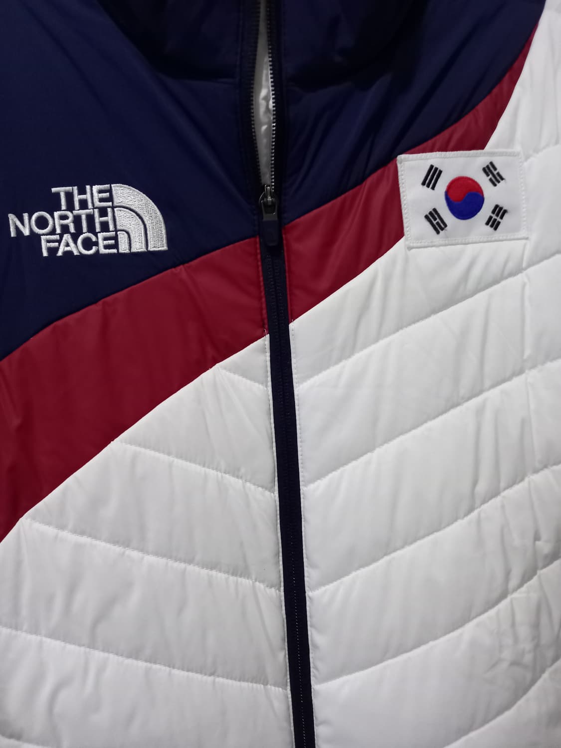 새상품급 노스페이스 평창올림픽 팀코리아 패딩 100/L 상품이미지3