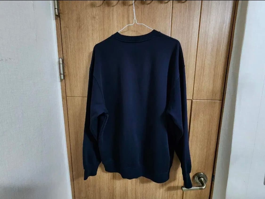 (M)커버낫 C로고 맨투맨 네이비 상품이미지3