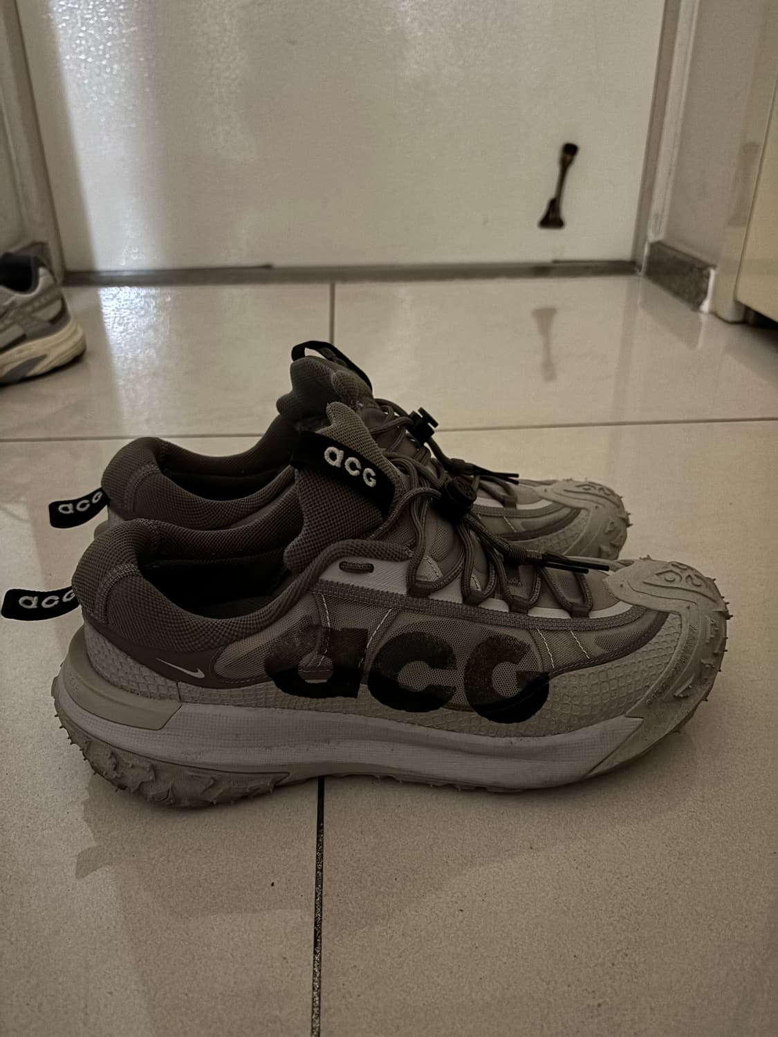 [285] 나이키 ACG 마운틴 플라이 2 로우 라이트 아이언 오어 블랙 상품이미지5