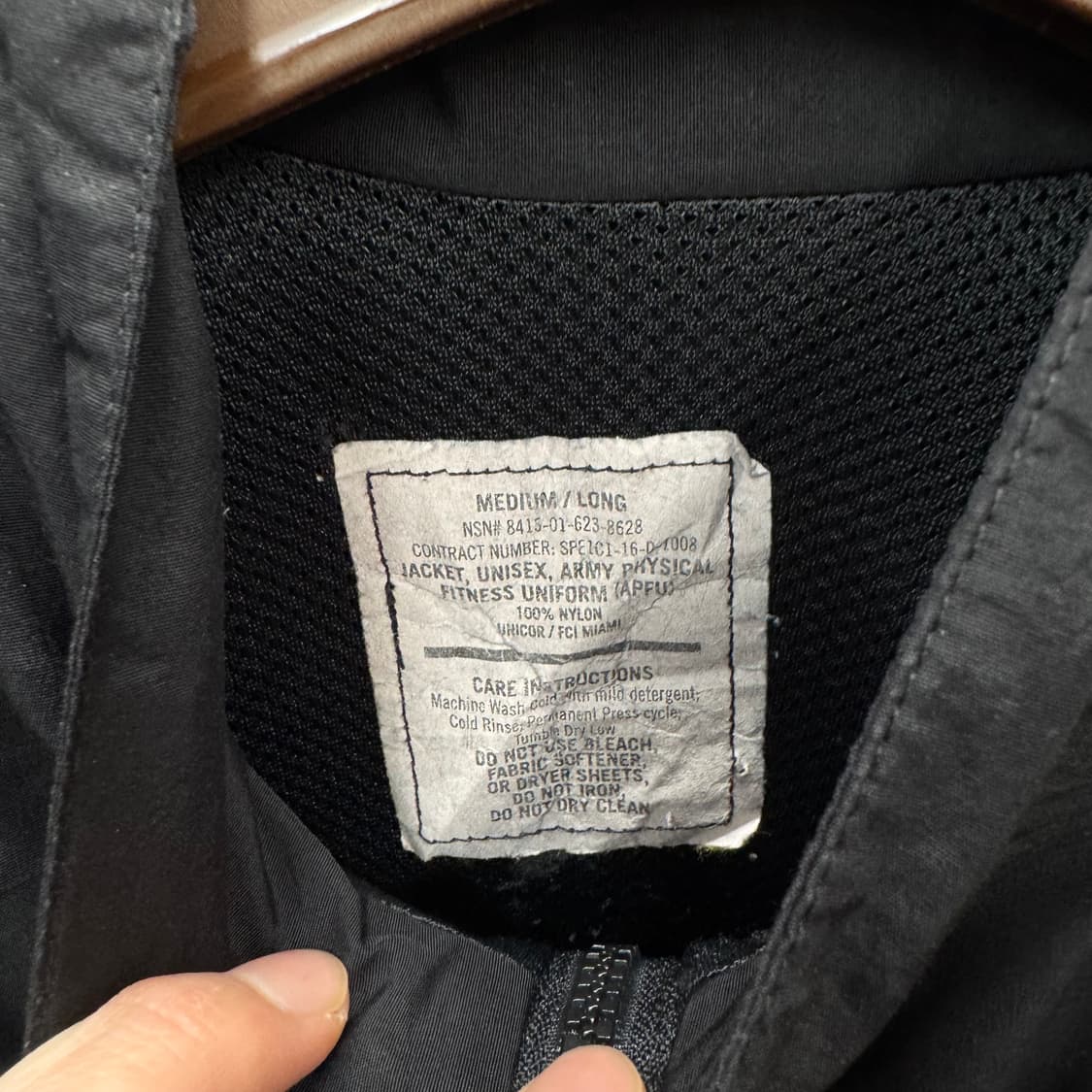 U.S. ARMY 미군 바람막이 전면 스타 로고 포인트 블랙 옐로 상품이미지6