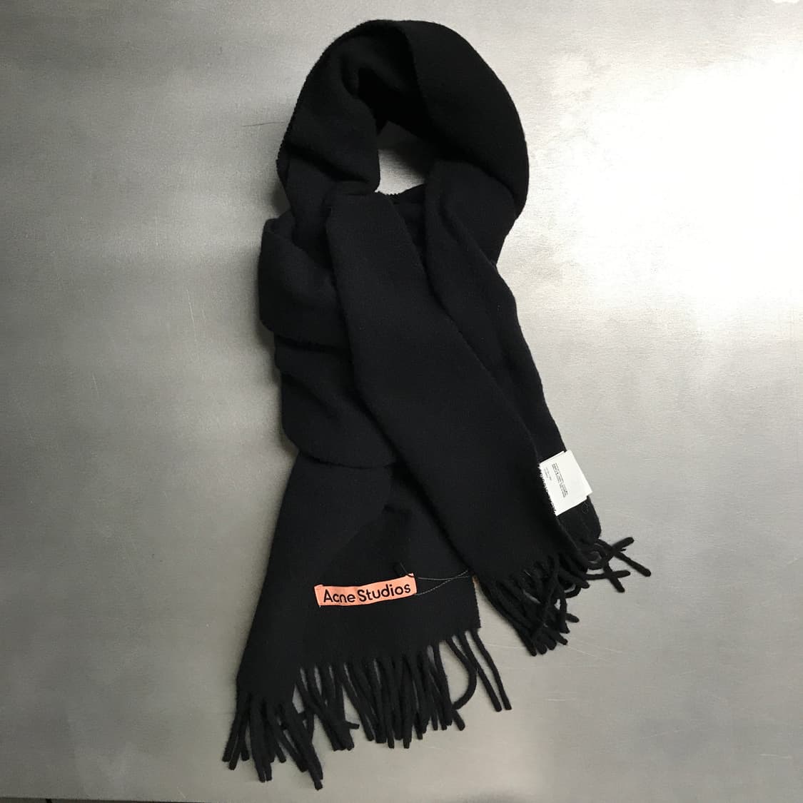아크네스튜디오 머플러 블랙 상품이미지4