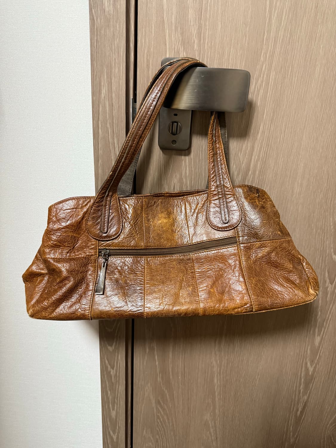 브라운 포 레더 디테일 숄더백 상품이미지2