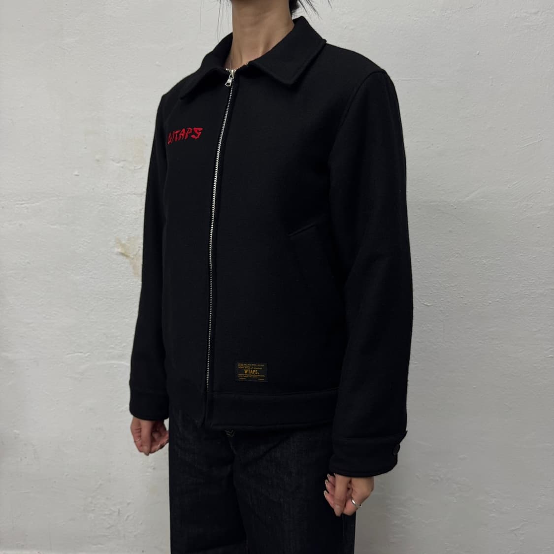 더블탭스(WTAPS) 16fw 블랙컬러 양면 자수로고 울 혼방 투어 자켓 상품이미지1