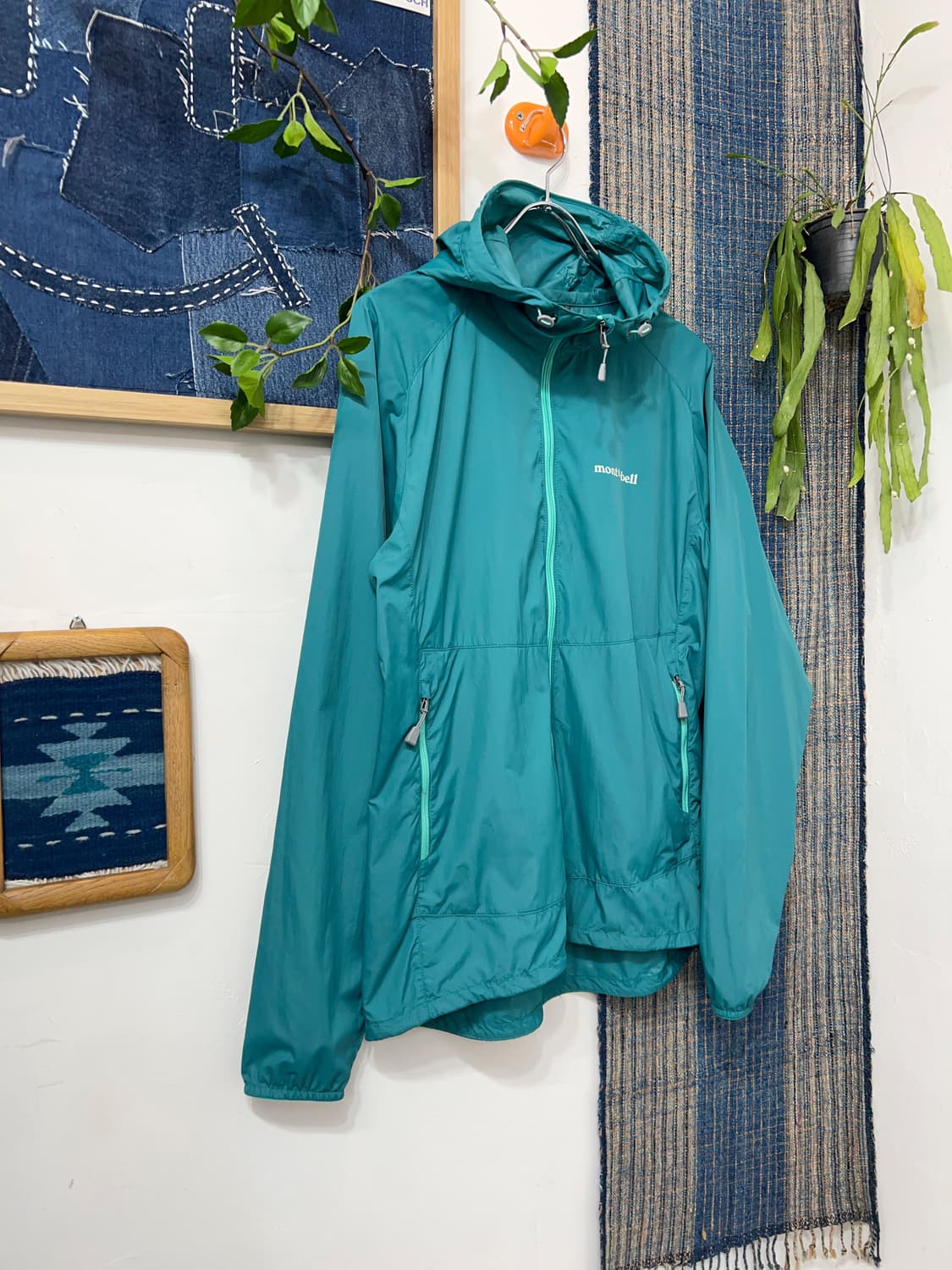 MONT BELL  Lightweight Hooded Wind Jacke 상품이미지8