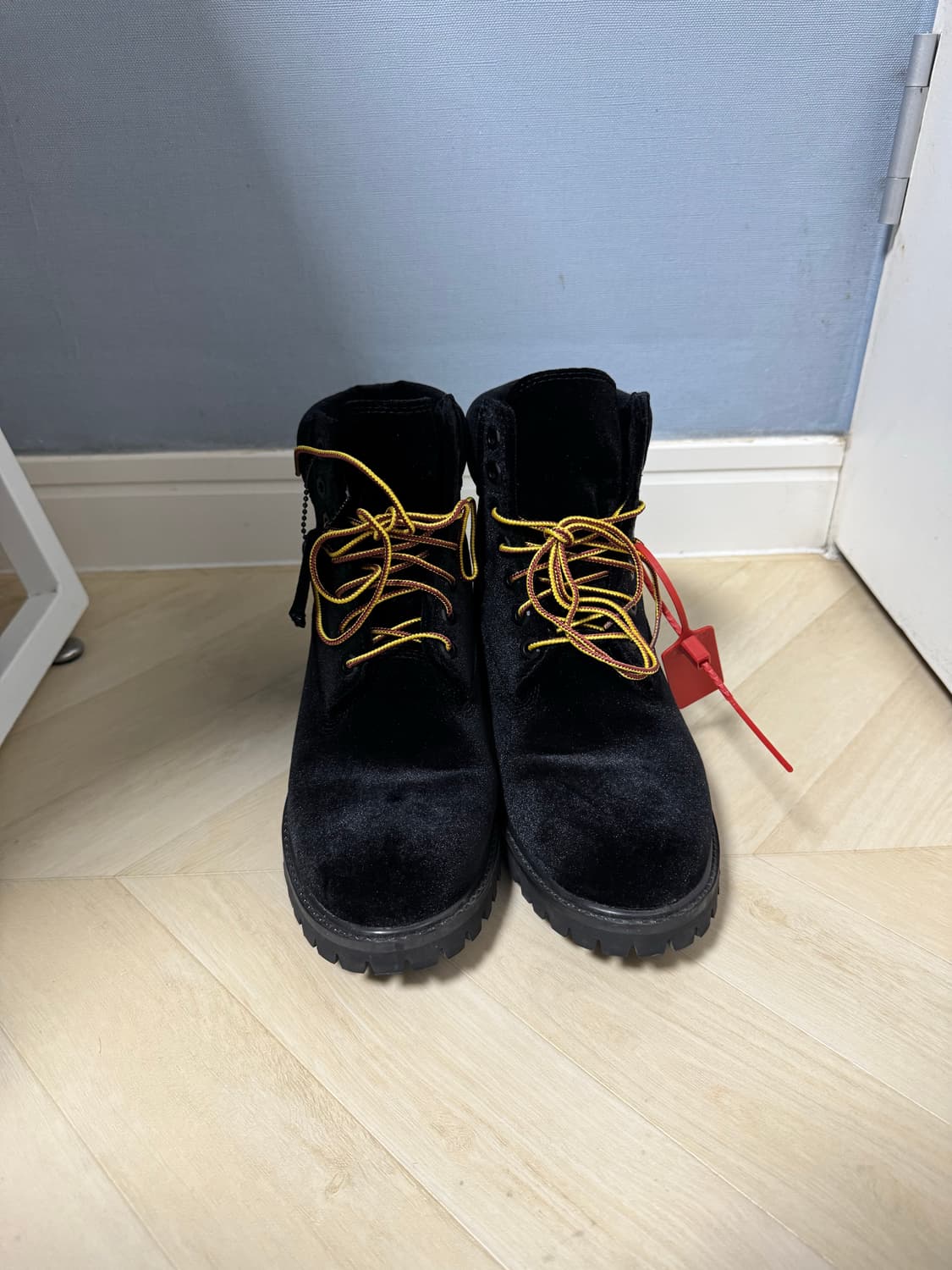 팀버랜드 오프화이트 6인치 부츠 벨벳 블랙 250 상품이미지3