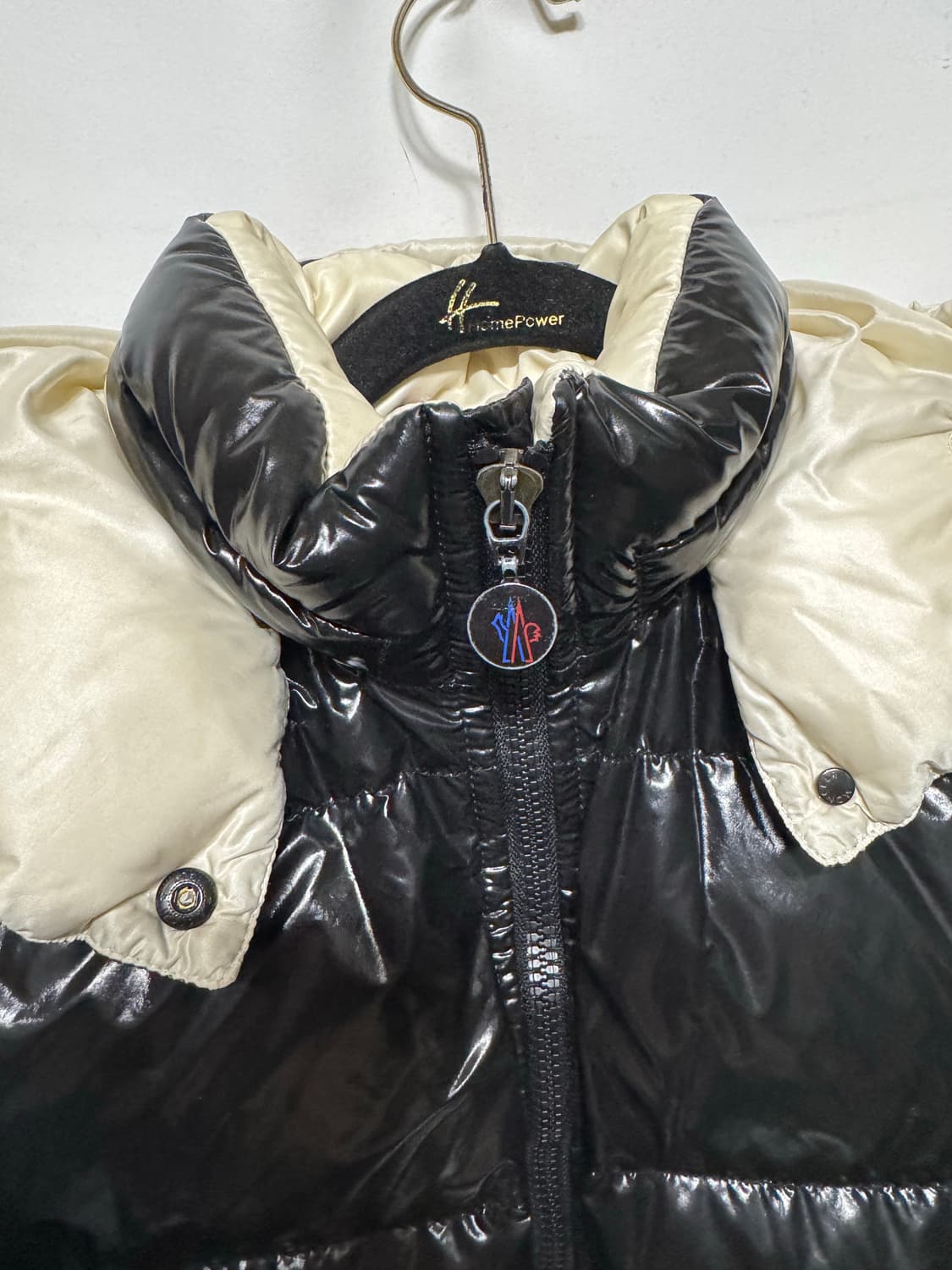 1 몽클레어 빅와펜 유광 여성 패딩 상품이미지7