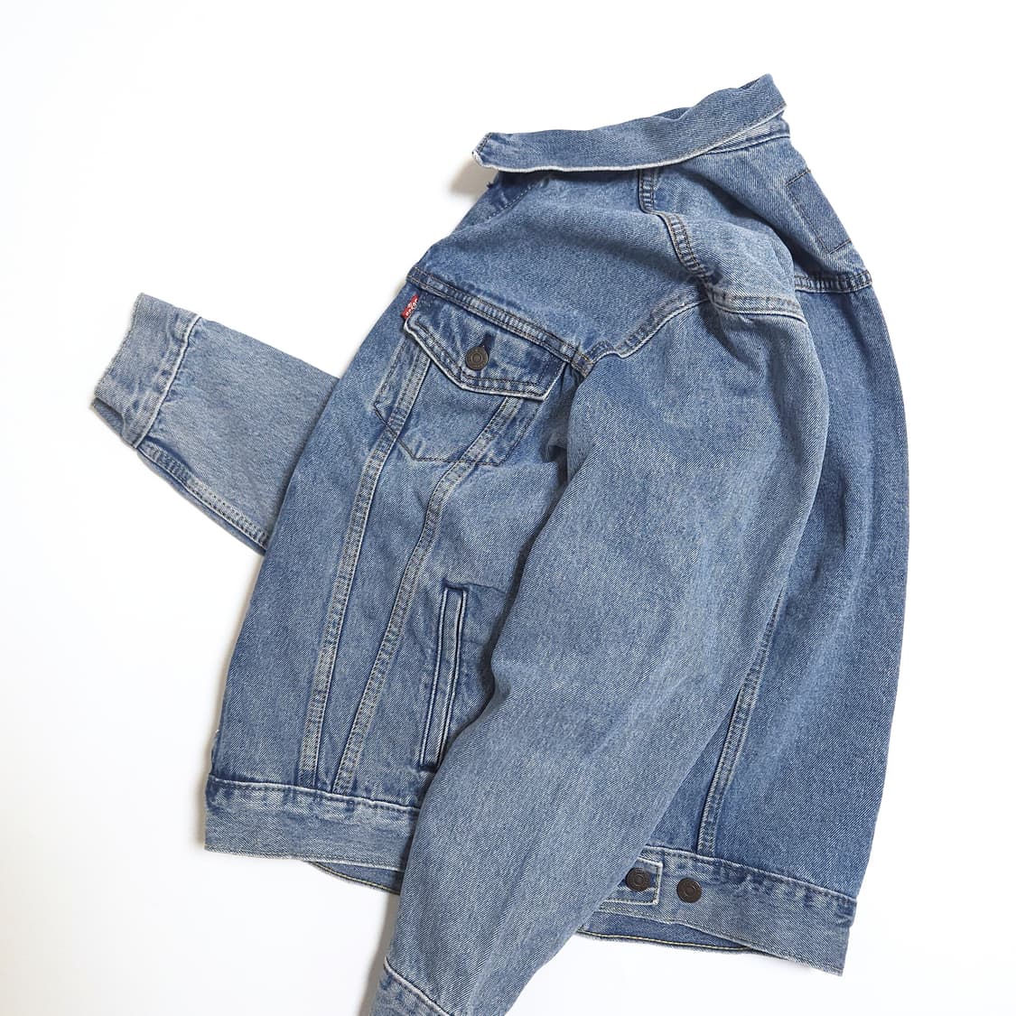 리바이스 Levis 워싱 연청 데님 트러커 자켓 상품이미지3