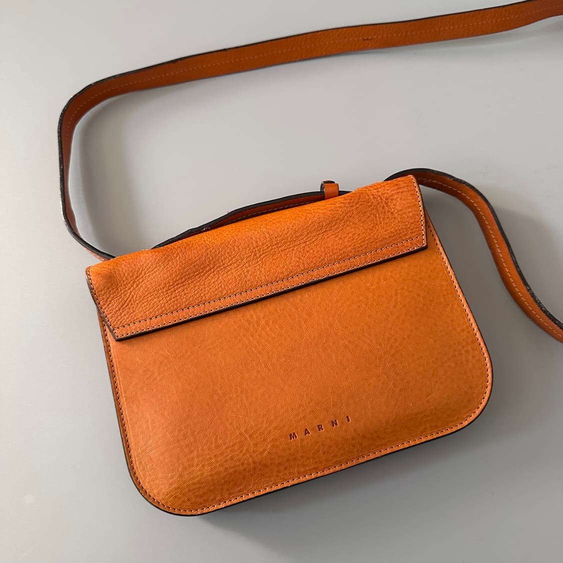마르니 marni 가죽 숄더백 상품이미지3