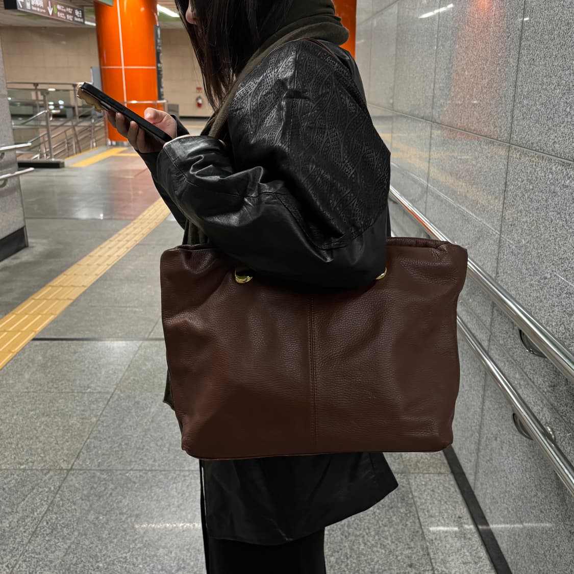 vtg cowhide tote bag 상품이미지2