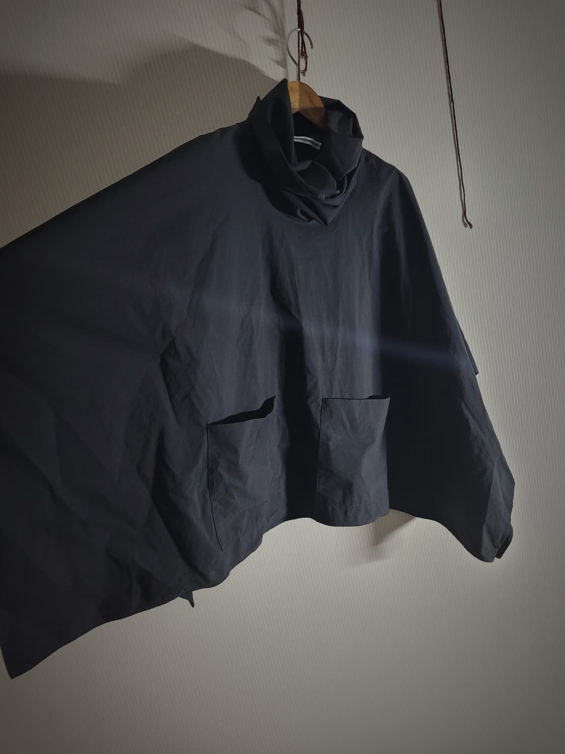 크리스타세야 투 포켓 판초 하이넥 상품이미지3